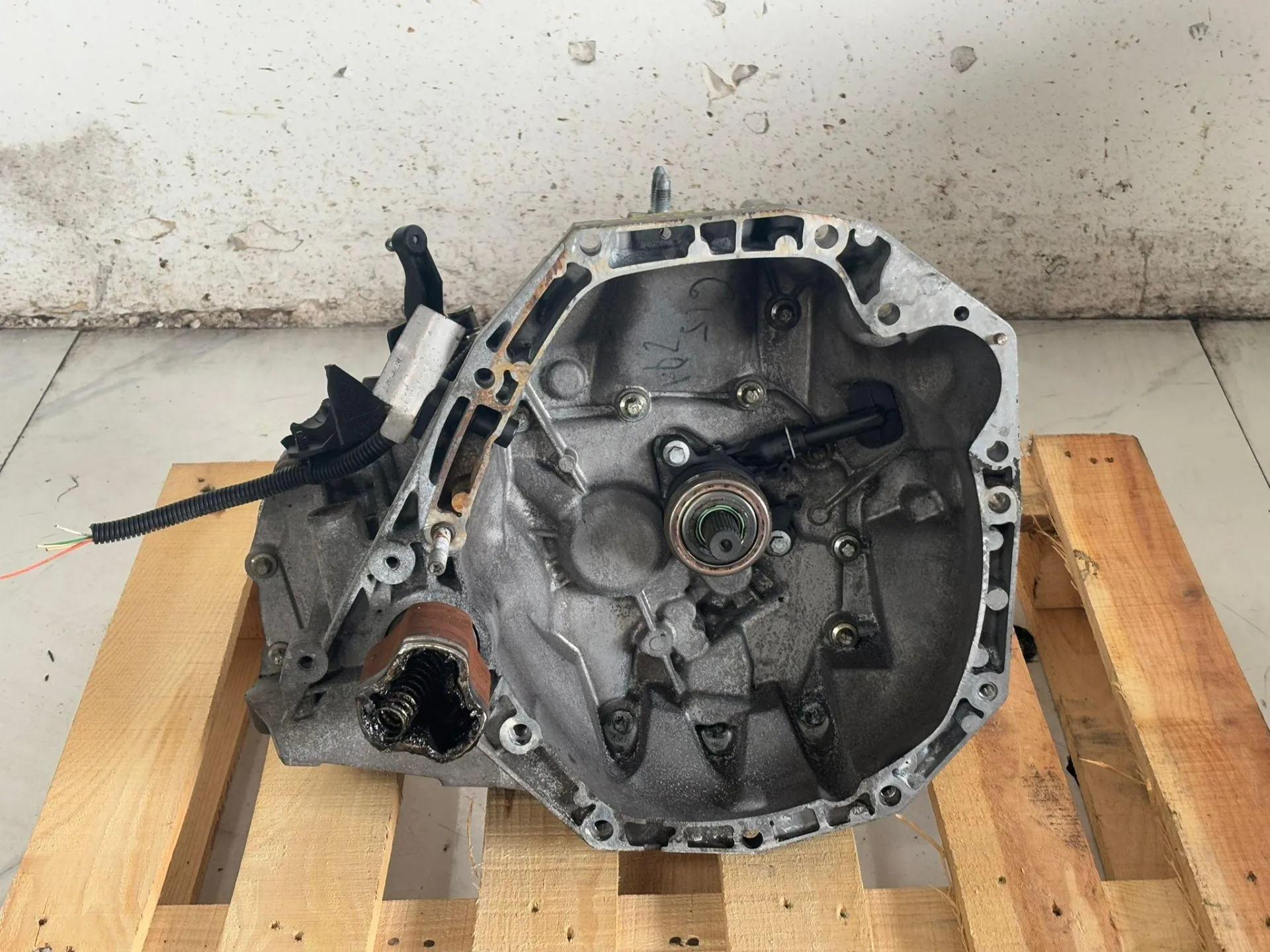 CAMBIO MANUALE COMPLETO con codice 320104244R da DACIA Sandero Serie II Diesel 1500 (12>20)