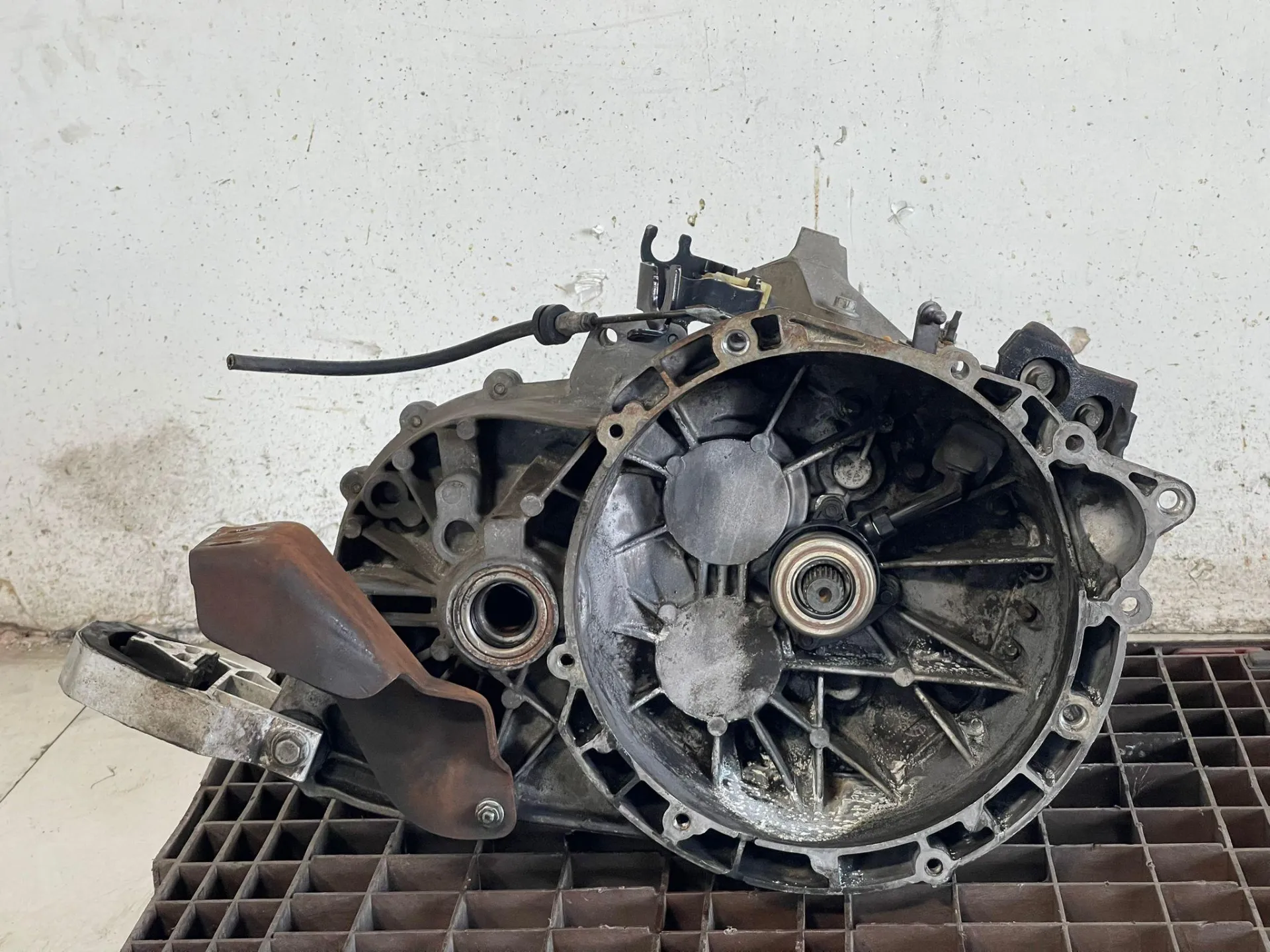 CAMBIO MANUALE COMPLETO con codice con codice motore G6DA da FORD C - Max Serie Diesel 2000 (10>)