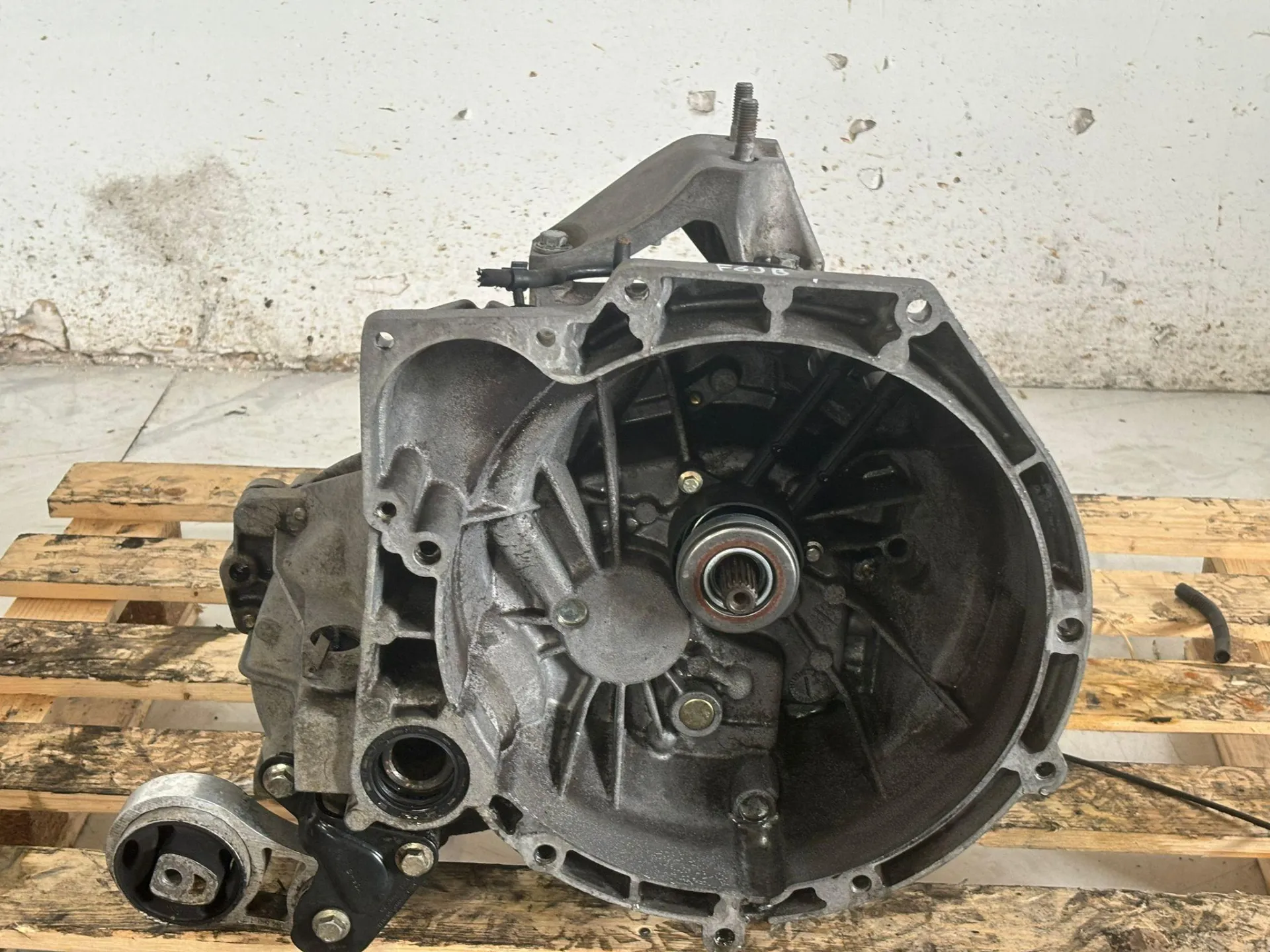 CAMBIO MANUALE COMPLETO con codice 8451-7M125-AB da FORD Fiesta 6° Serie con codice motore F6JB/F6JB Diesel 1400 (08>17)