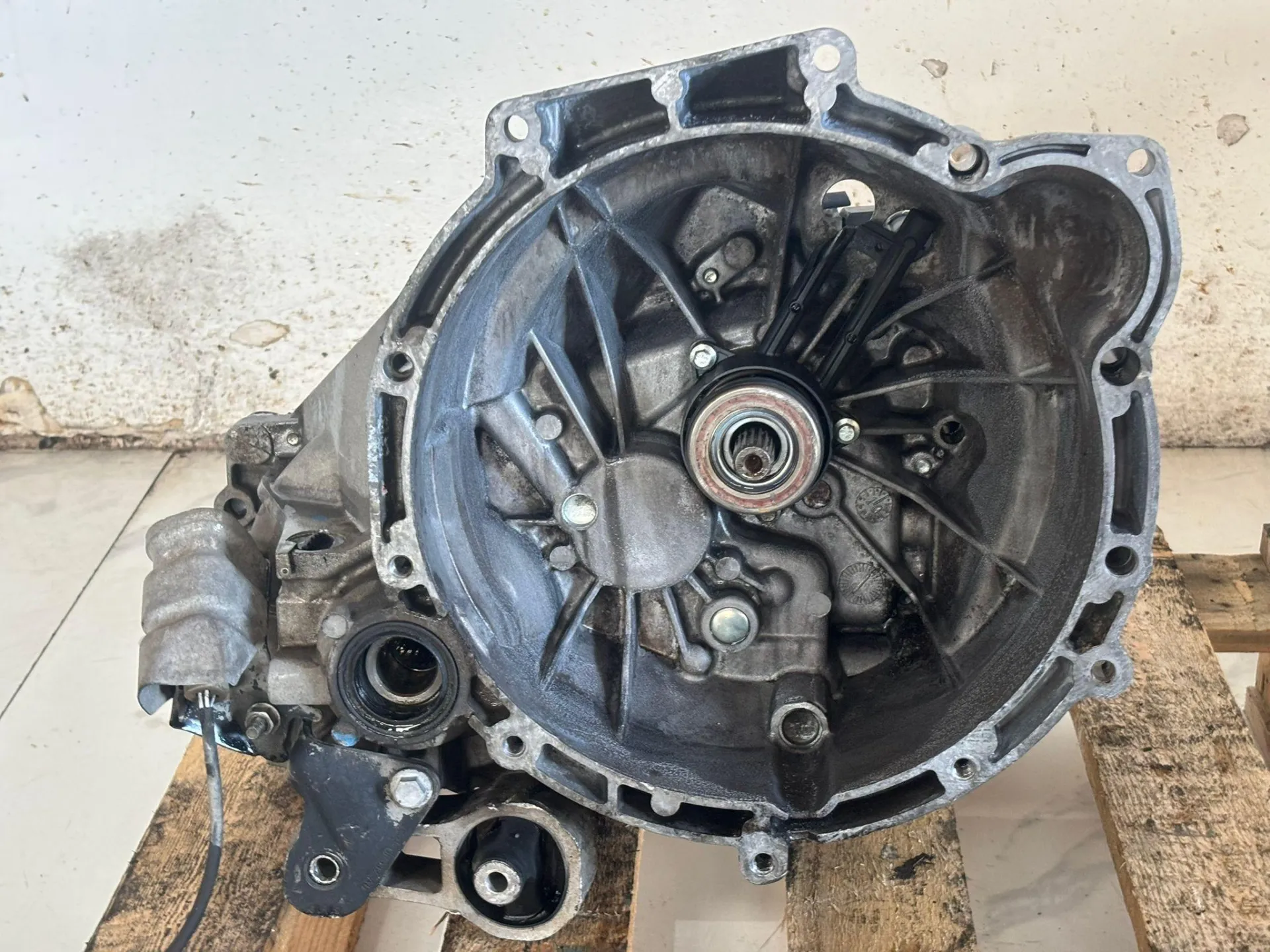 CAMBIO MANUALE COMPLETO con codice 8A6R7002JE da FORD Fiesta 6° Serie Benzina 1400 (08>17)