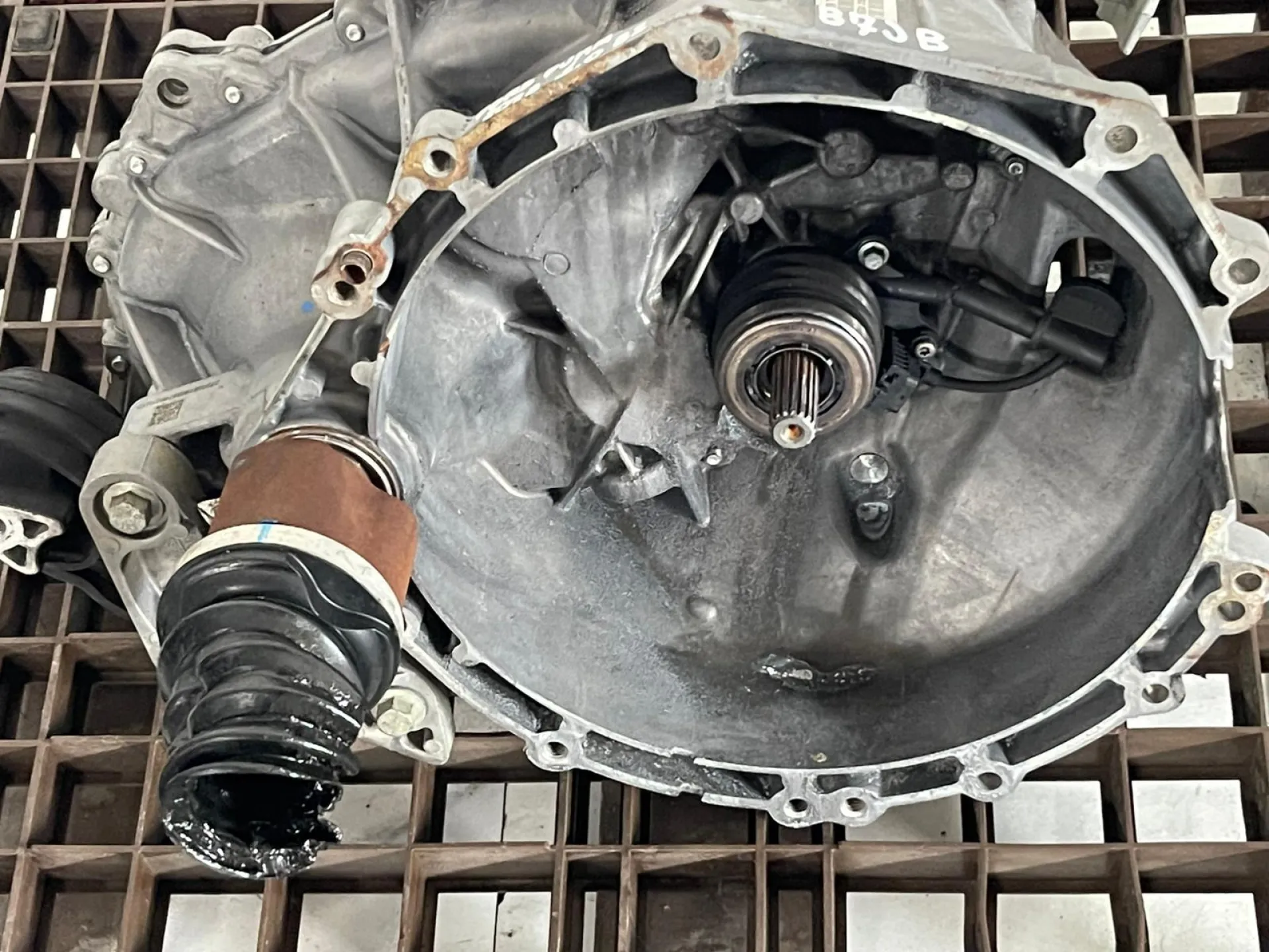 CAMBIO MANUALE COMPLETO con codice L1TR7002GFA da FORD Puma Serie Benzina 1000 (19>)