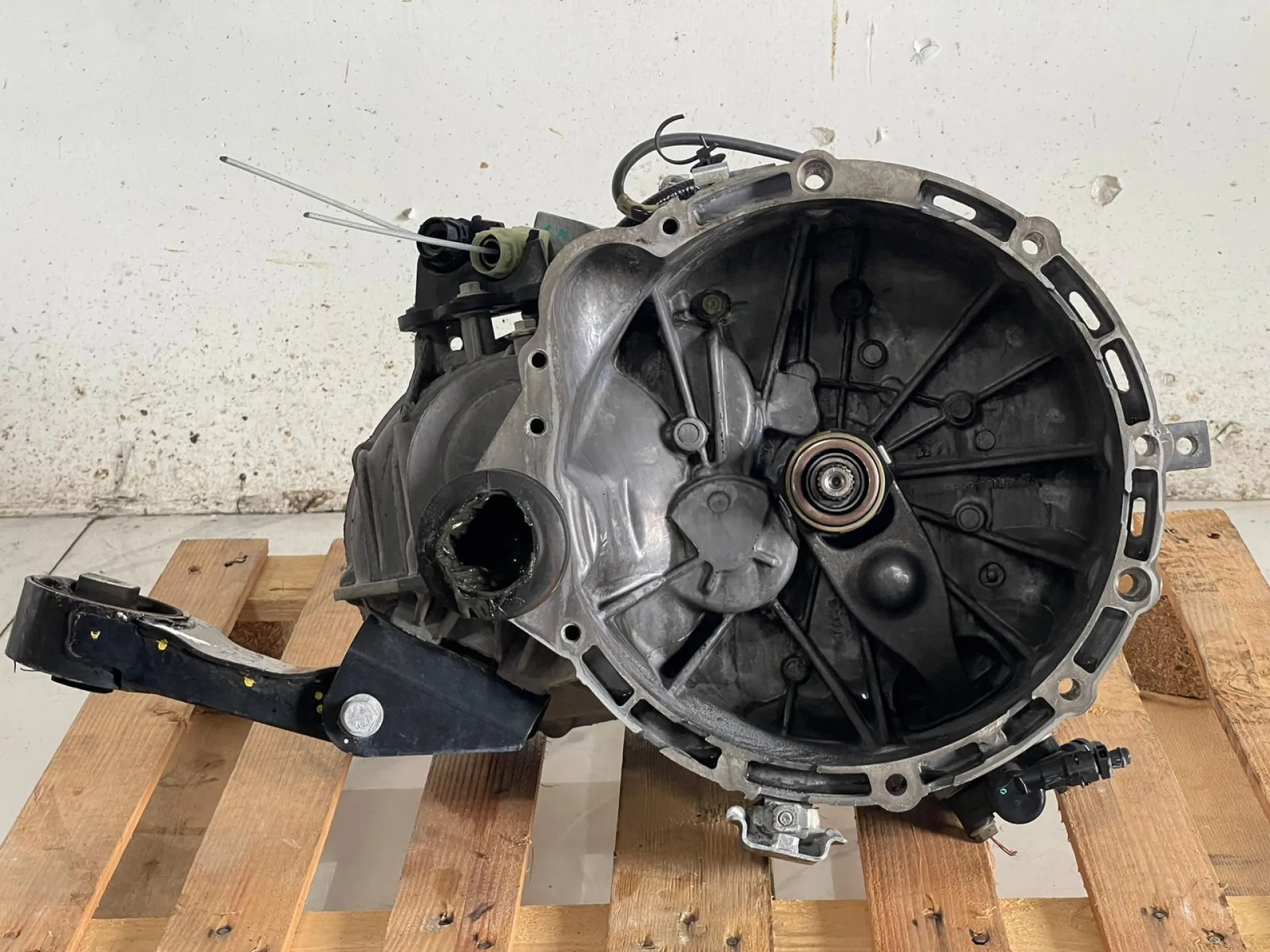 CAMBIO MANUALE COMPLETO con codice con codice motore RJ/RJ da MAHINDRA KUV Serie 100 Benzina 1200 (16>)