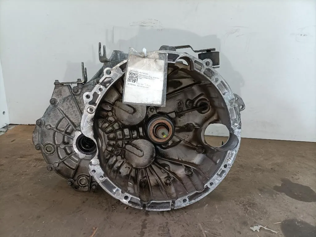 CAMBIO MANUALE COMPLETO con codice A2463601300 da MERCEDES Classe A W176 Serie AMG 607951 (K9K) diesel 1461 (13>)