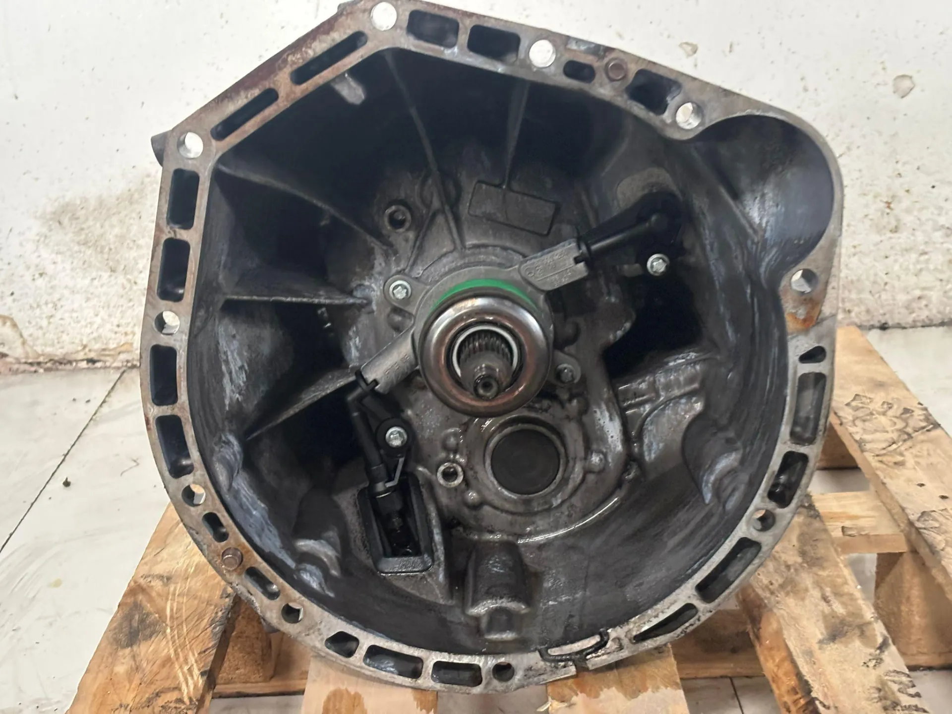 CAMBIO MANUALE COMPLETO con codice 2112604001 da MERCEDES CLK Coupe (W207) Diesel 2700 (09>)