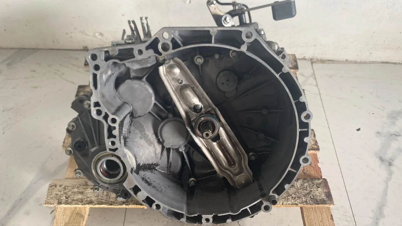 CAMBIO MANUALE COMPLETO con codice 2300.7568724-04 da MINI Cooper 2° Serie con codice motore N12B14AA/N12B14AA Benzina 1400 (06>13)