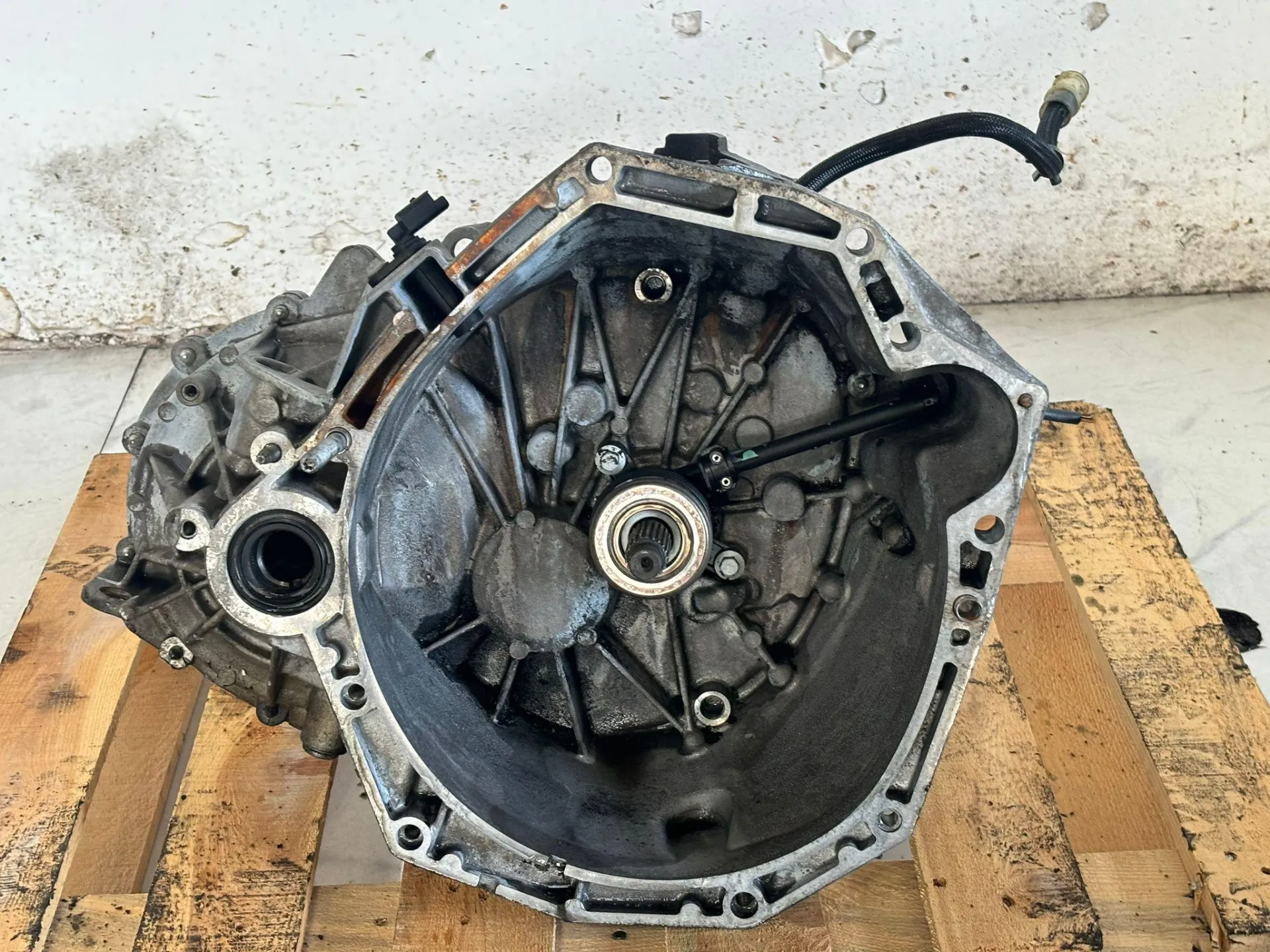 CAMBIO MANUALE COMPLETO con codice 701700569 da NISSAN Qashqai 2° Serie Diesel 1500 (10>13)