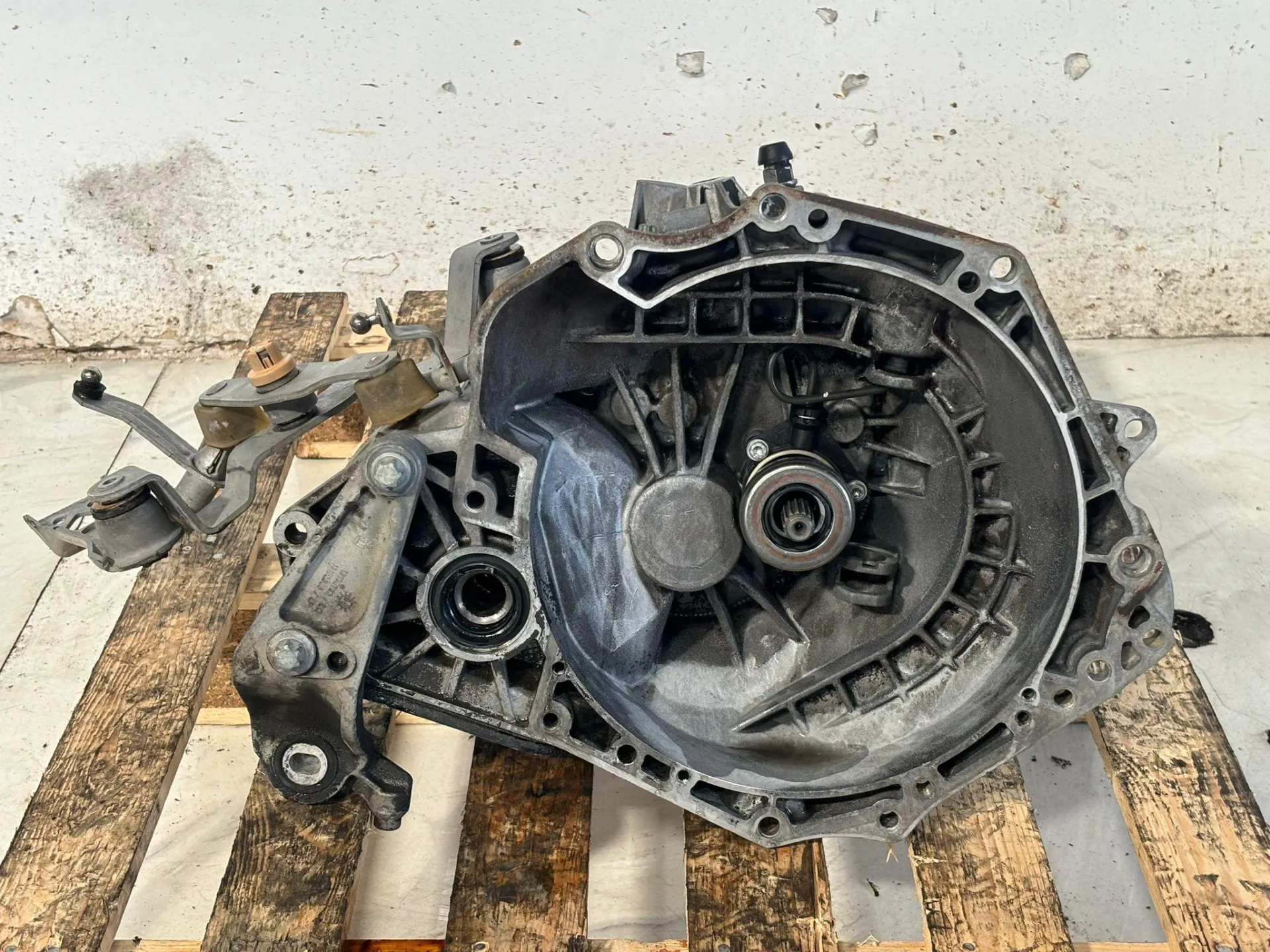 CAMBIO MANUALE COMPLETO con codice R90400206 da OPEL Corsa D 5P 1° Serie con codice motore Z12XEP/Z12XEP Benzina 1200 (06>)
