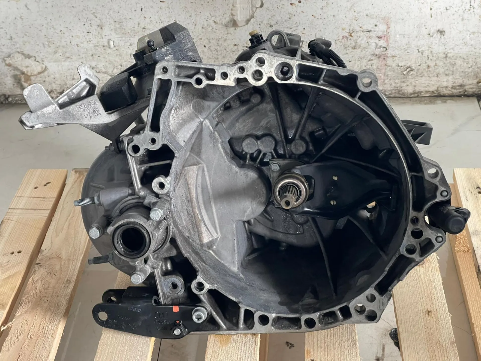 CAMBIO MANUALE COMPLETO con codice 9682054510 da PEUGEOT 2008 Serie con codice motore HN05 Diesel 1200 (19>)