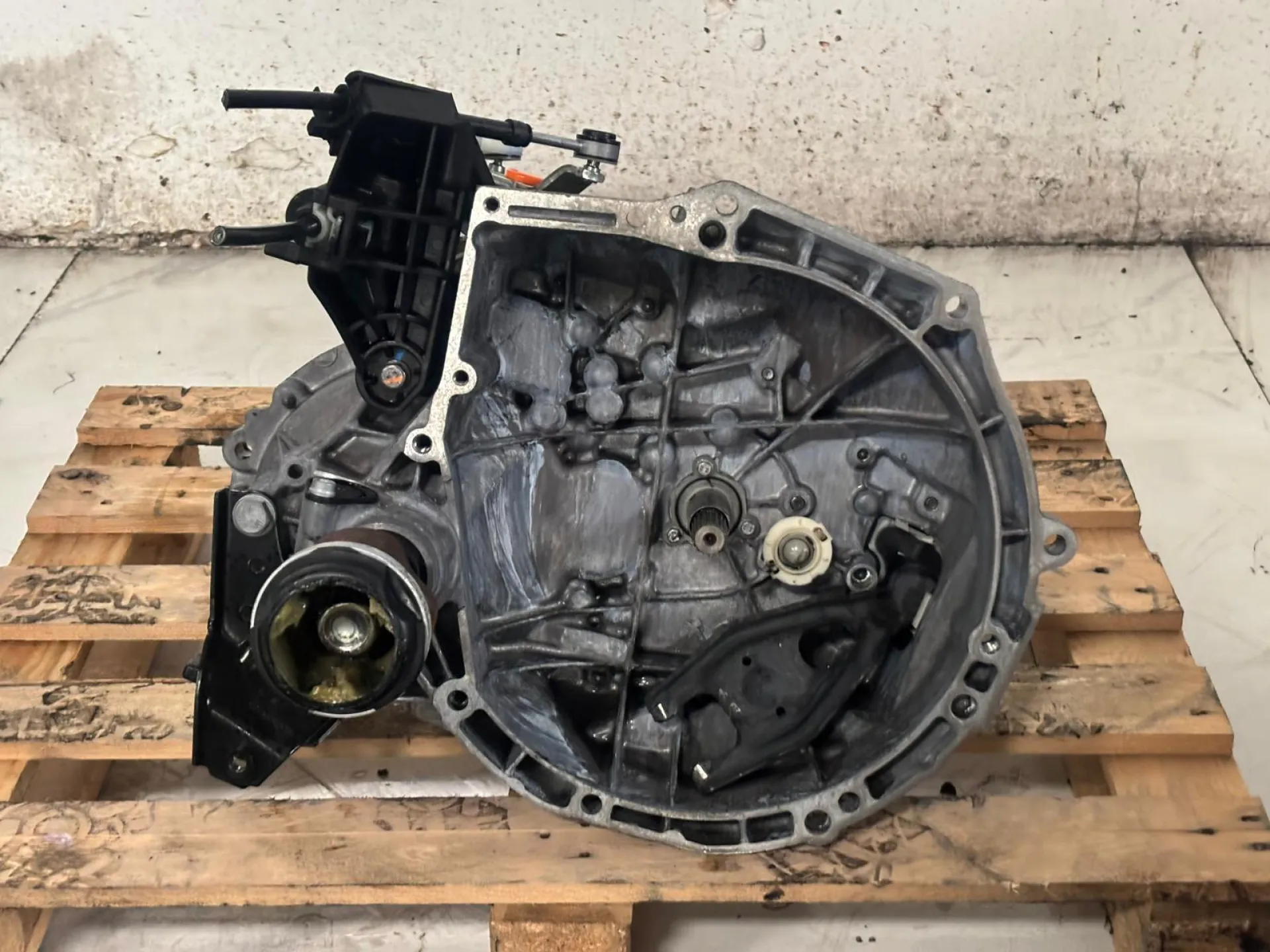 CAMBIO MANUALE COMPLETO con codice 9812128610 da PEUGEOT 208 Serie Benzina 1200 (12>19)