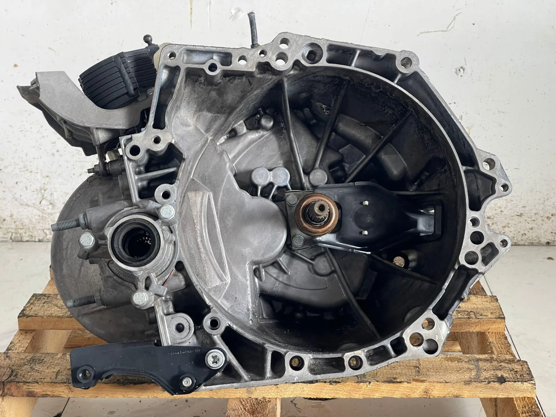 CAMBIO MANUALE COMPLETO con codice 9682054510 da PEUGEOT 208 Serie con codice motore YH01/YH01 Diesel 1500 (19>)