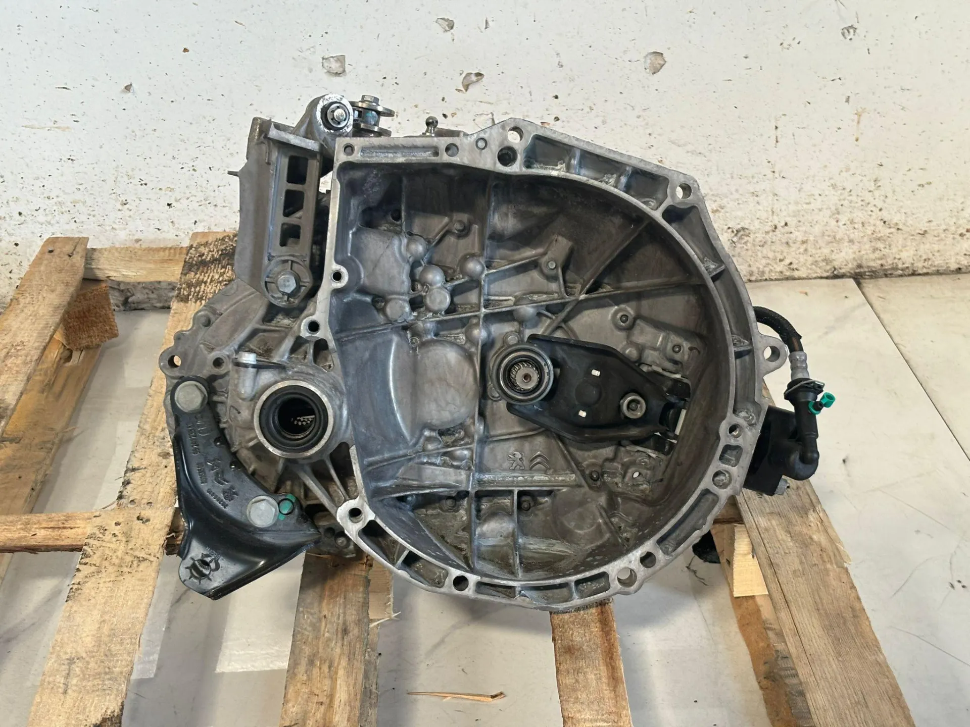 CAMBIO MANUALE COMPLETO con codice con codice motore HM05/HM05 da PEUGEOT 208 Serie Benzina 1200 (19>)