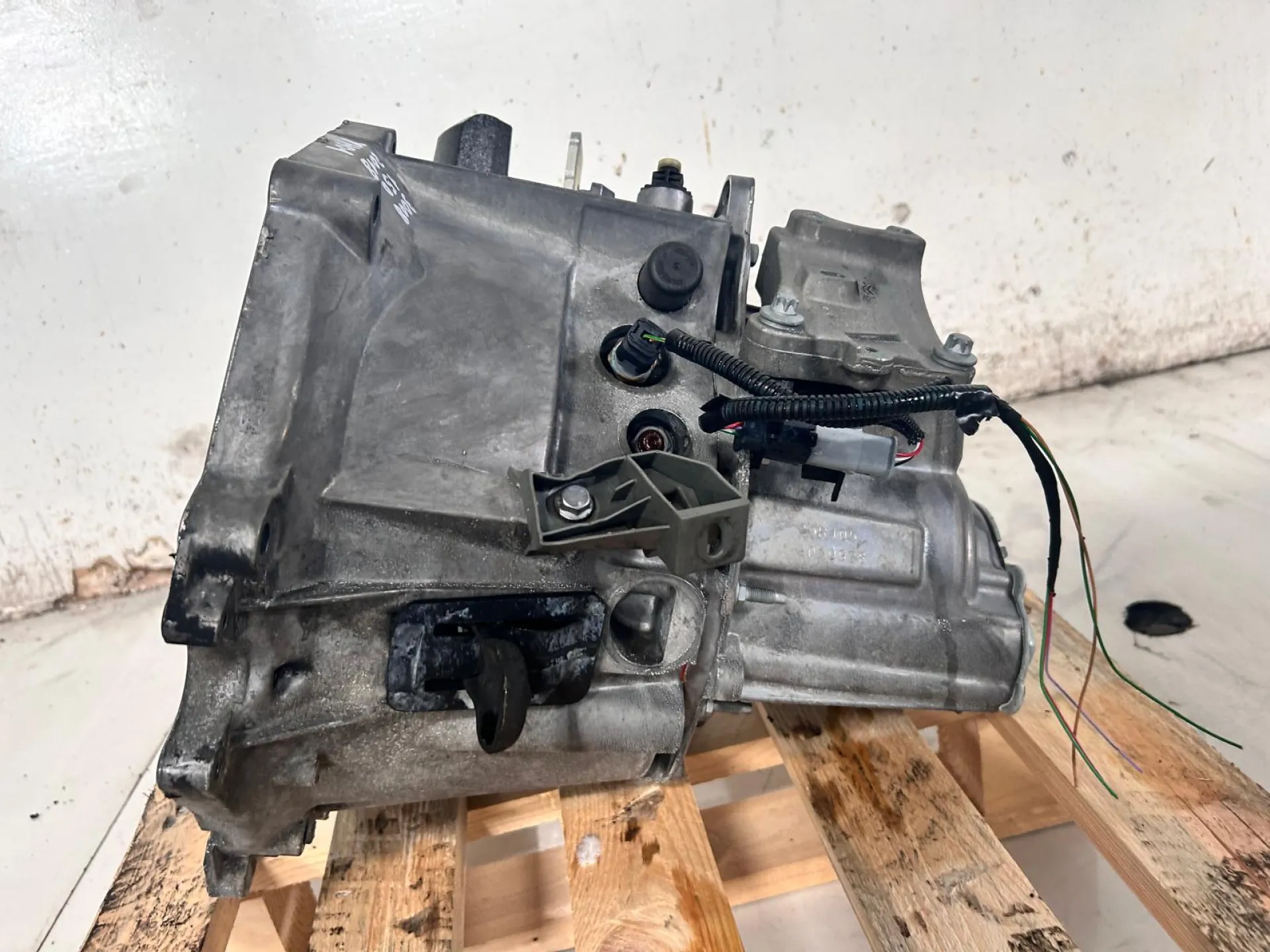 CAMBIO MANUALE COMPLETO con codice 9682054510 da PEUGEOT 3008 Serie Diesel 1500 (16>)