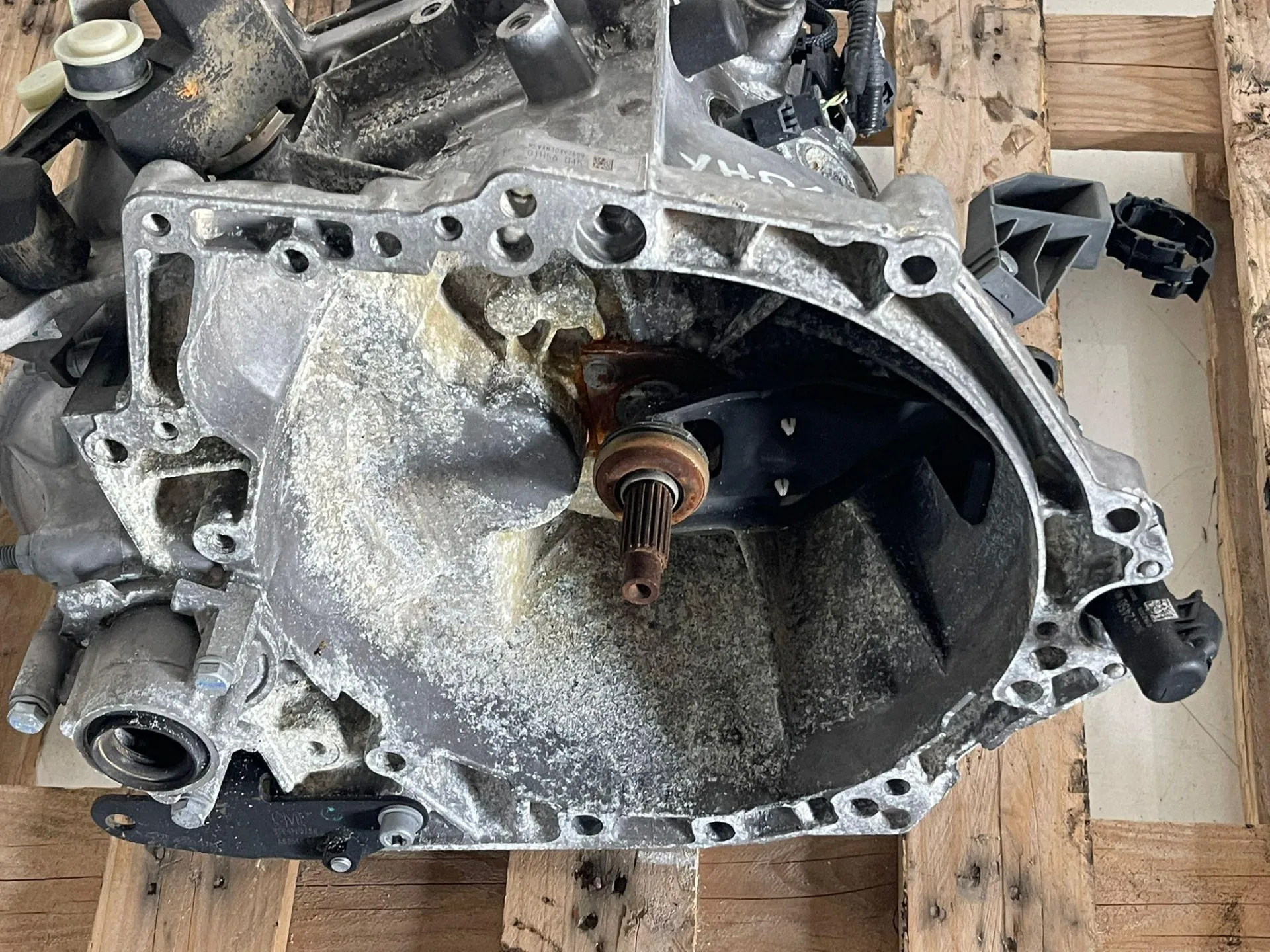 CAMBIO MANUALE COMPLETO con codice 9811243810 da PEUGEOT 308 2° Serie con codice motore YH01 Diesel 1500 (13>)