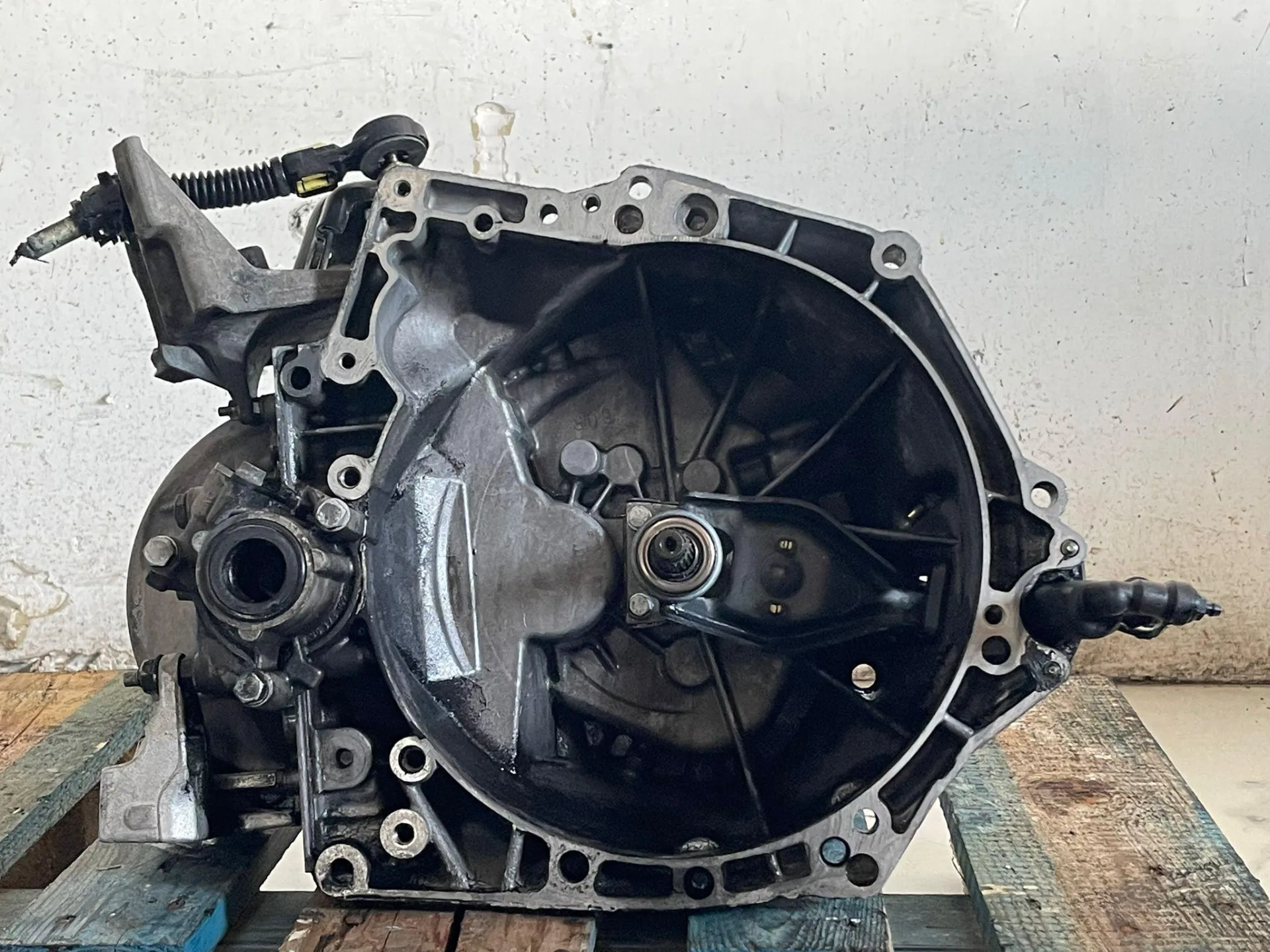 CAMBIO MANUALE COMPLETO con codice 0392021 B da PEUGEOT 308 Cabrio con codice motore 9H01 Diesel 1600 (07>14)