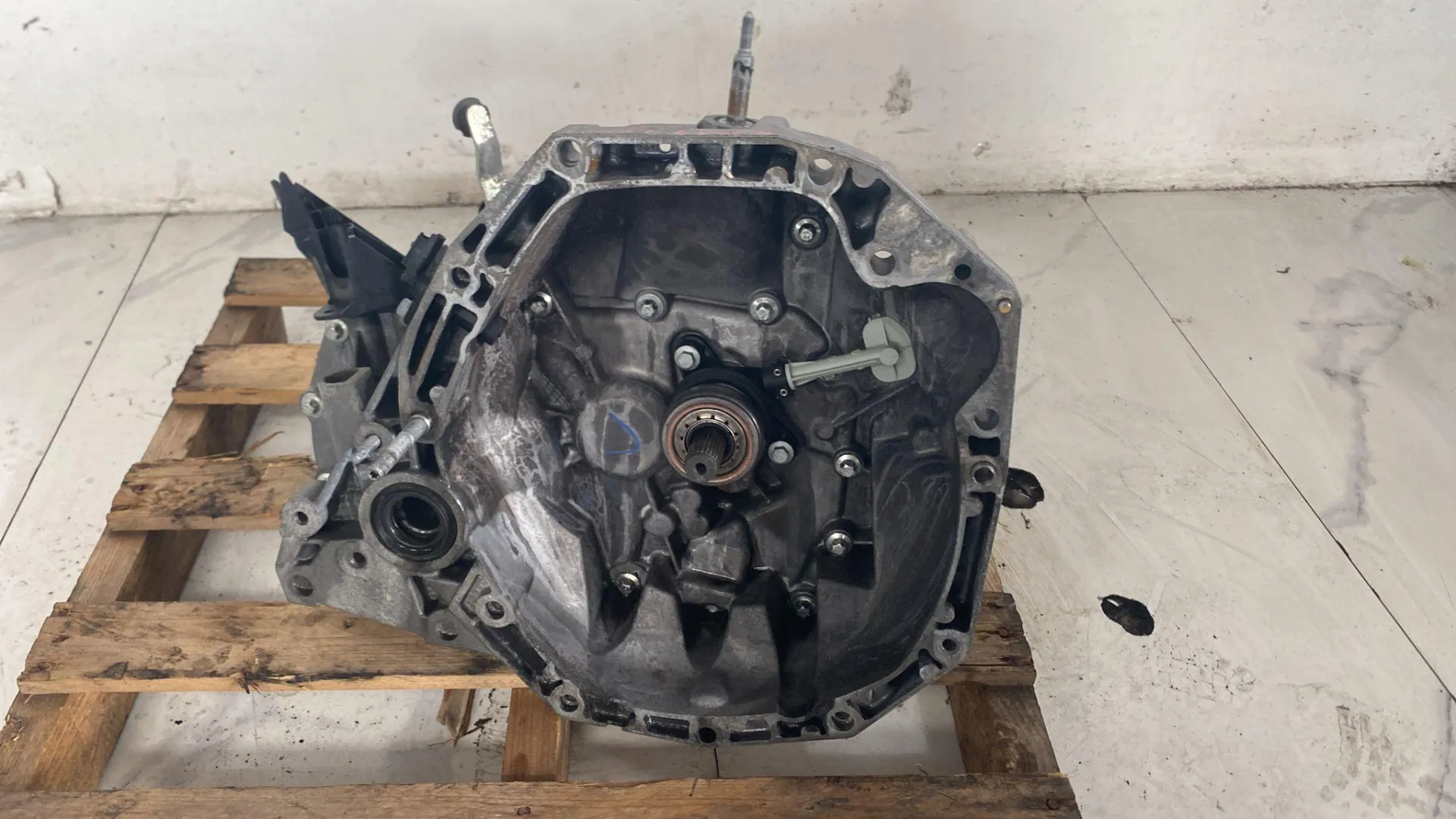 CAMBIO MANUALE COMPLETO con codice 8200459875 da RENAULT Clio Serie con codice motore K9K T7/K9K T7 Diesel 1500 (04>08)