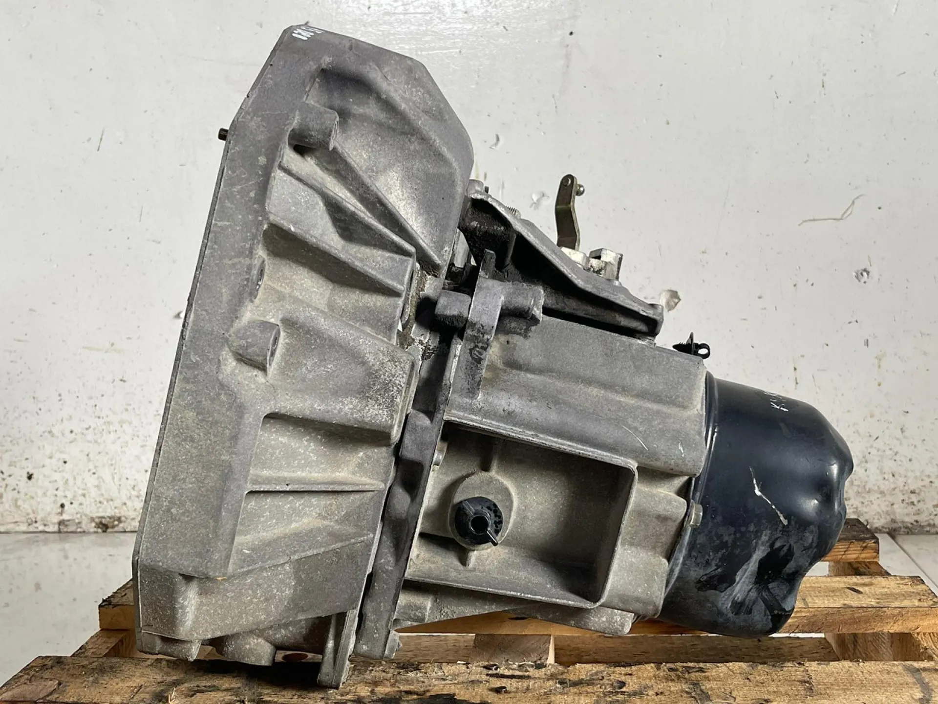 CAMBIO MANUALE COMPLETO con codice 8200166686 da RENAULT Clio Serie con codice motore K9K W7/K9K W7 Diesel 1500 (04>08)