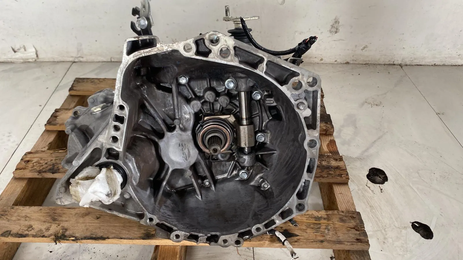 CAMBIO MANUALE COMPLETO con codice con codice motore 1KR 5SE/1KR 5SE da TOYOTA Yaris Serie Benzina 1000 (11>13)