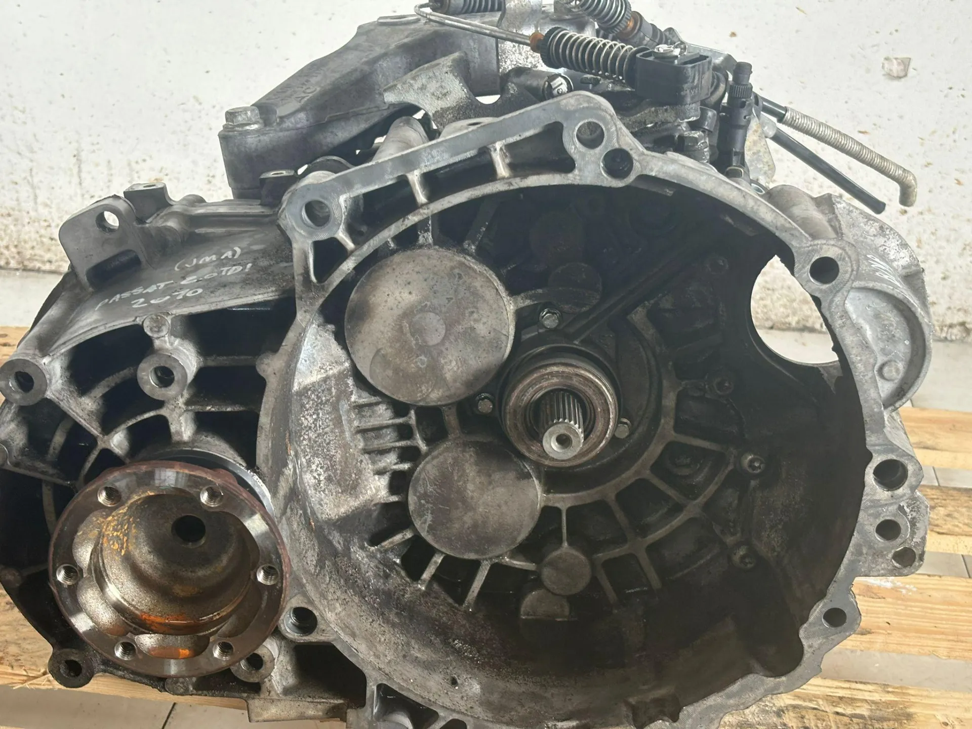CAMBIO MANUALE COMPLETO con codice JMA 09027 P02 da VOLKSWAGEN Passat Berlina 5° Serie con codice motore BMR/BMR Diesel 2000 (10>15)