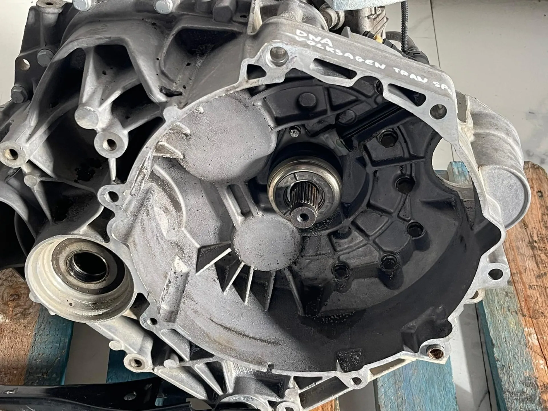 CAMBIO MANUALE COMPLETO con codice con codice motore DNA da VOLKSWAGEN Transporter T6 Serie Diesel 2000 (15>)