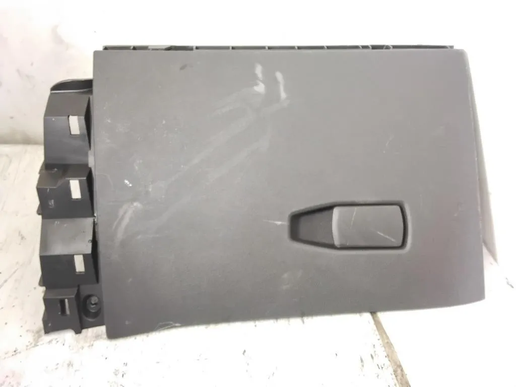 CASSETTO PORTA OGGETTI CRUSCOTTO LATO DESTRO con codice 783492417937981-12 da BMW Serie 1 F40 (19>)