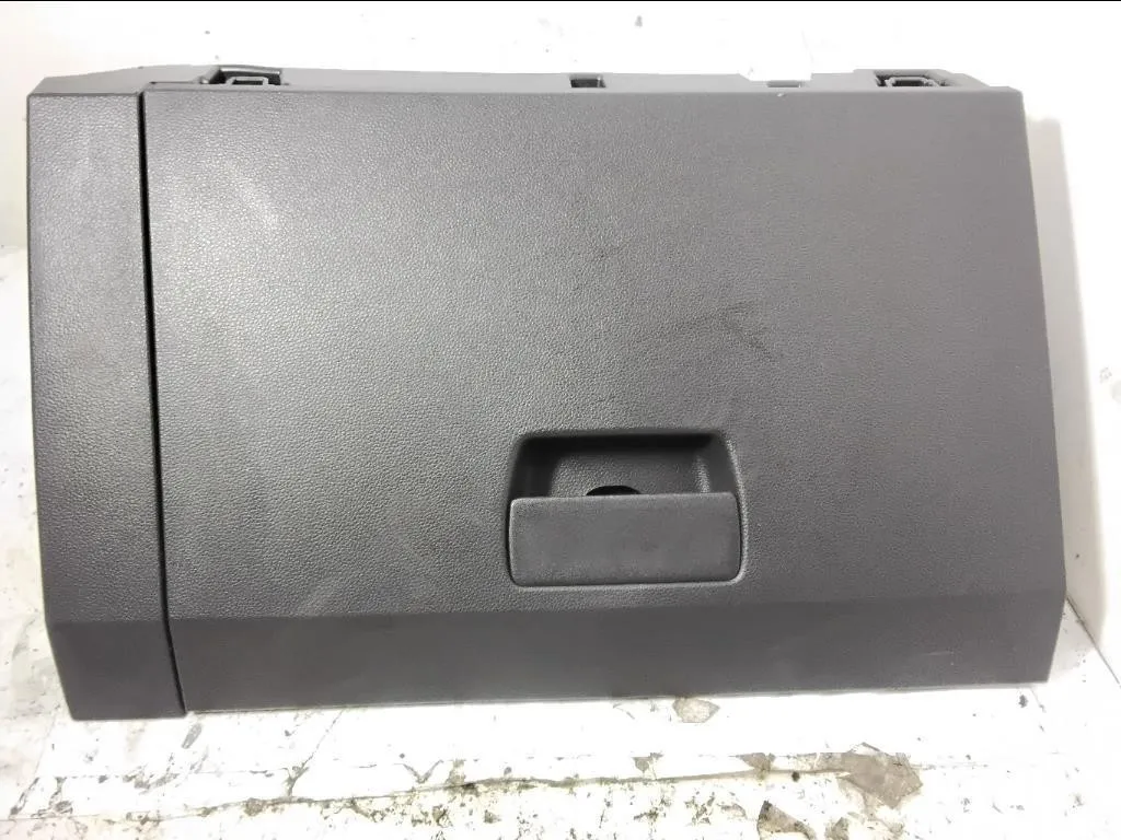 CASSETTO PORTA OGGETTI CRUSCOTTO LATO DESTRO con codice 685009119R da DACIA Sandero Serie (21>)