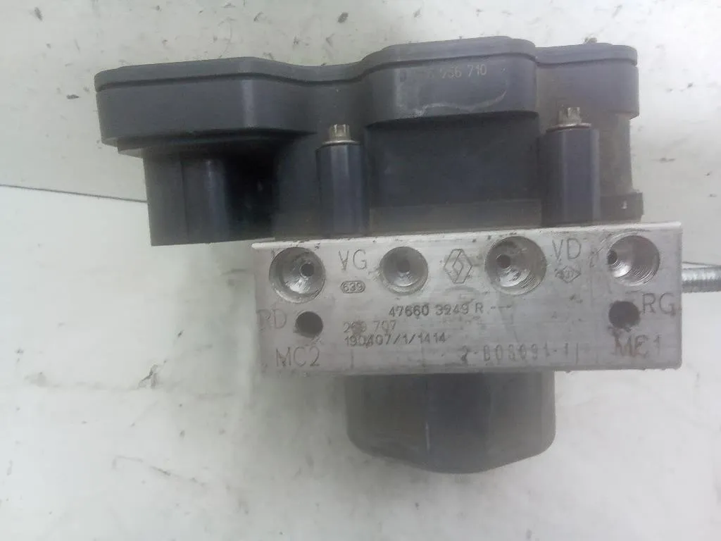 CENTRALINA ABS con codice 0265256710 476603249R da DACIA Sandero Serie II B4D411 benzina 998 (12>20)