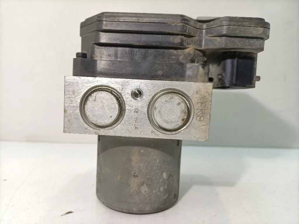 CENTRALINA ABS HYUNDAI iX35 1° Serie 589202Y300 D4FD diesel 1685 (10>)