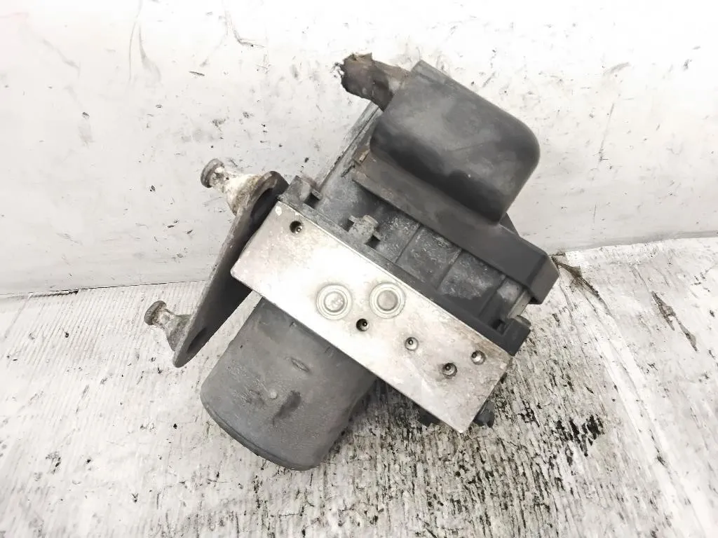 CENTRALINA ABS con codice 0265224065 A0004464889 da MERCEDES Vito W638 611980 diesel 2151 (95>03)