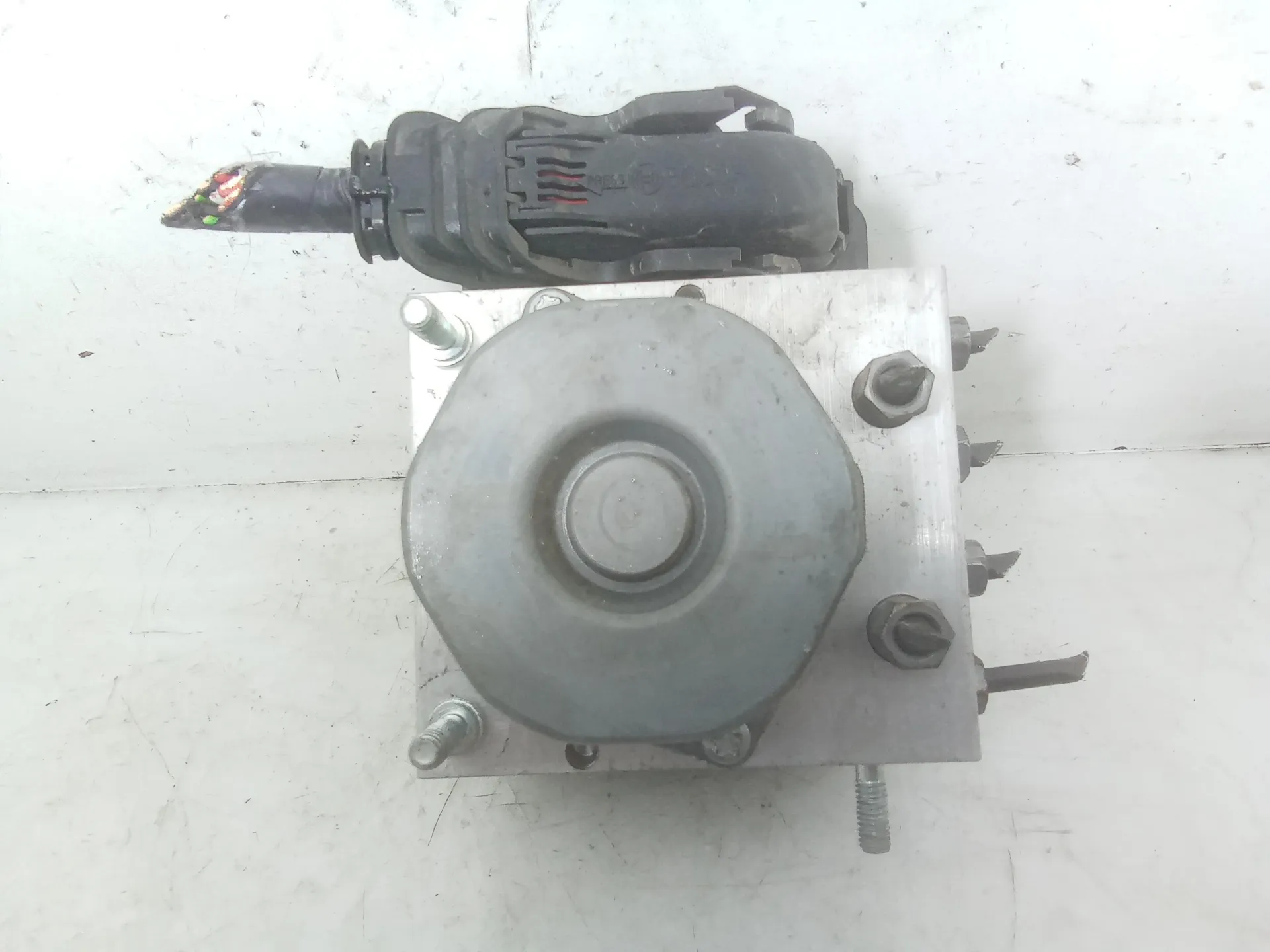 CENTRALINA ABS con codice 476605492r da RENAULT Clio Serie IV H4B 400, H4B 408 Benzina 900 (12>19)