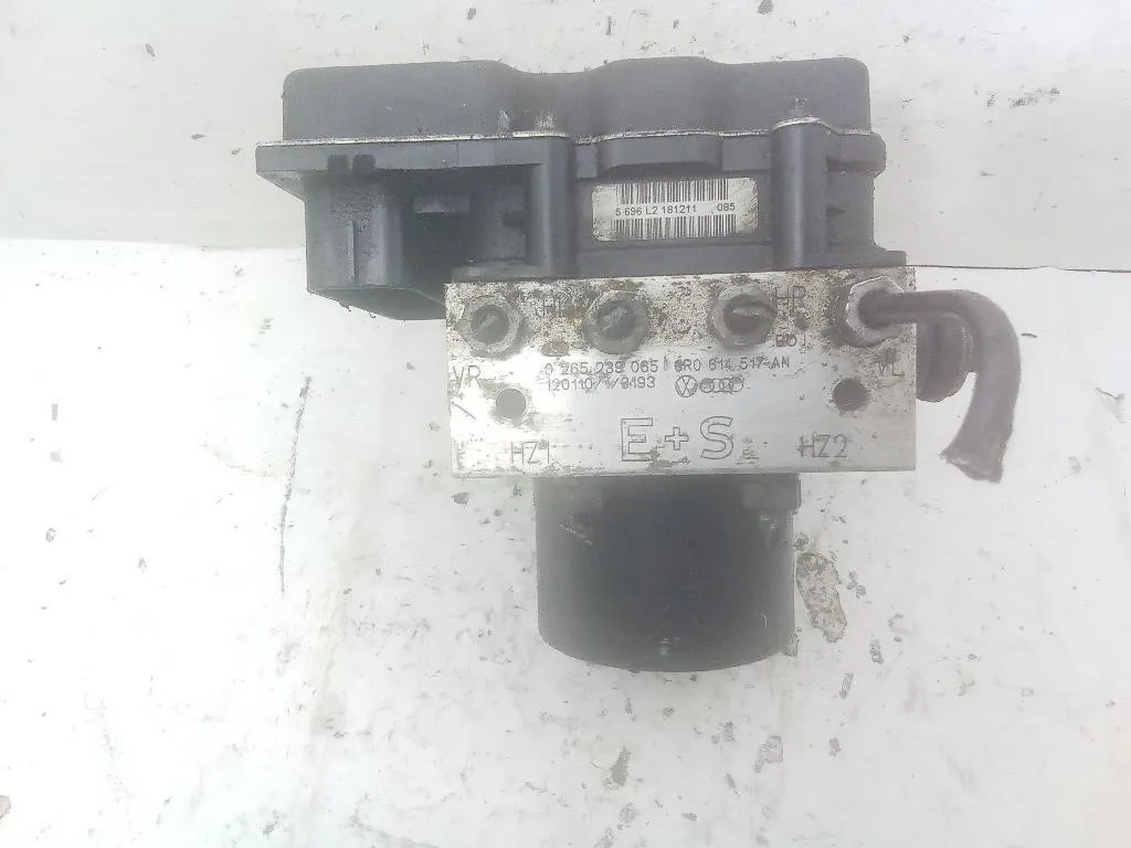 CENTRALINA ABS con codice 0265239065 6R0614517AN da VOLKSWAGEN Polo 5° Serie CFWA diesel 1198 (09>17)