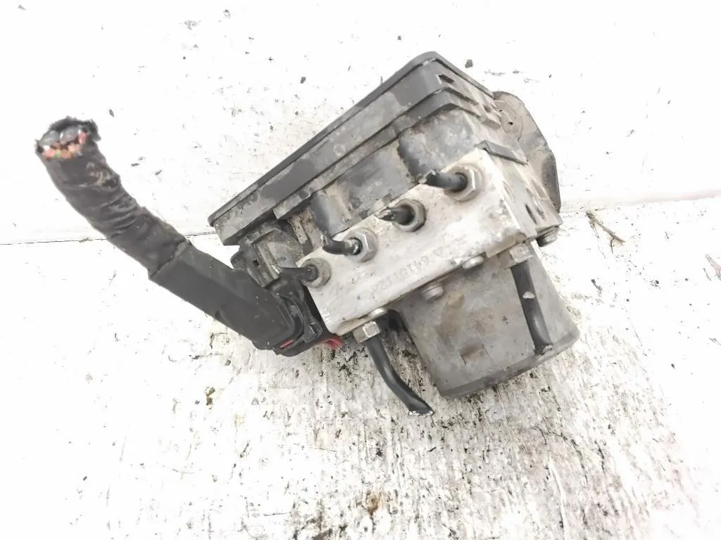 CENTRALINA ABS con codice 1S0614517F da VOLKSWAGEN Up 1° Serie CHYA benzina 999 (11>)