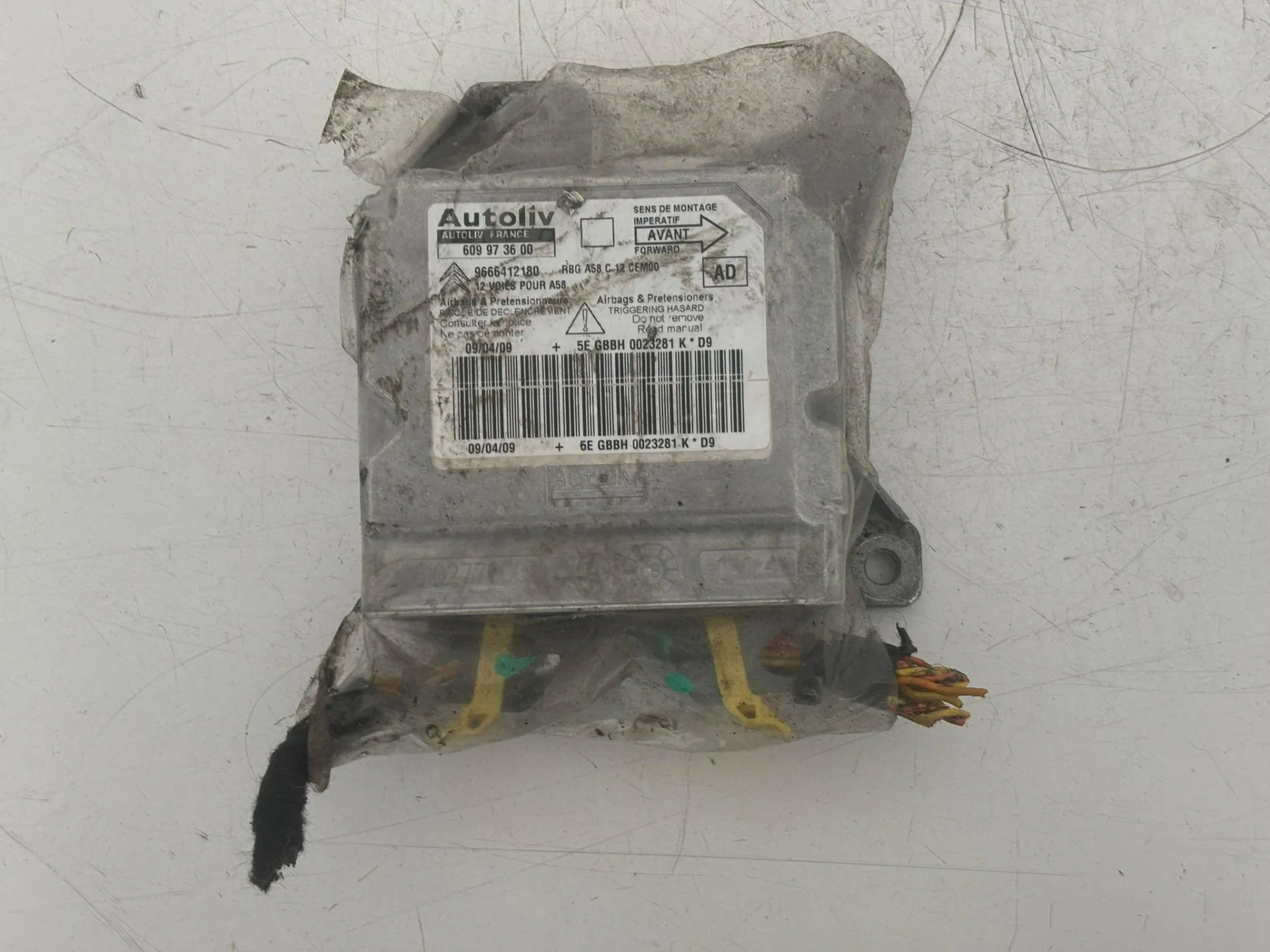 CENTRALINA AIRBAG con codice 9666412180 da CITROEN C3 Picasso (08>)