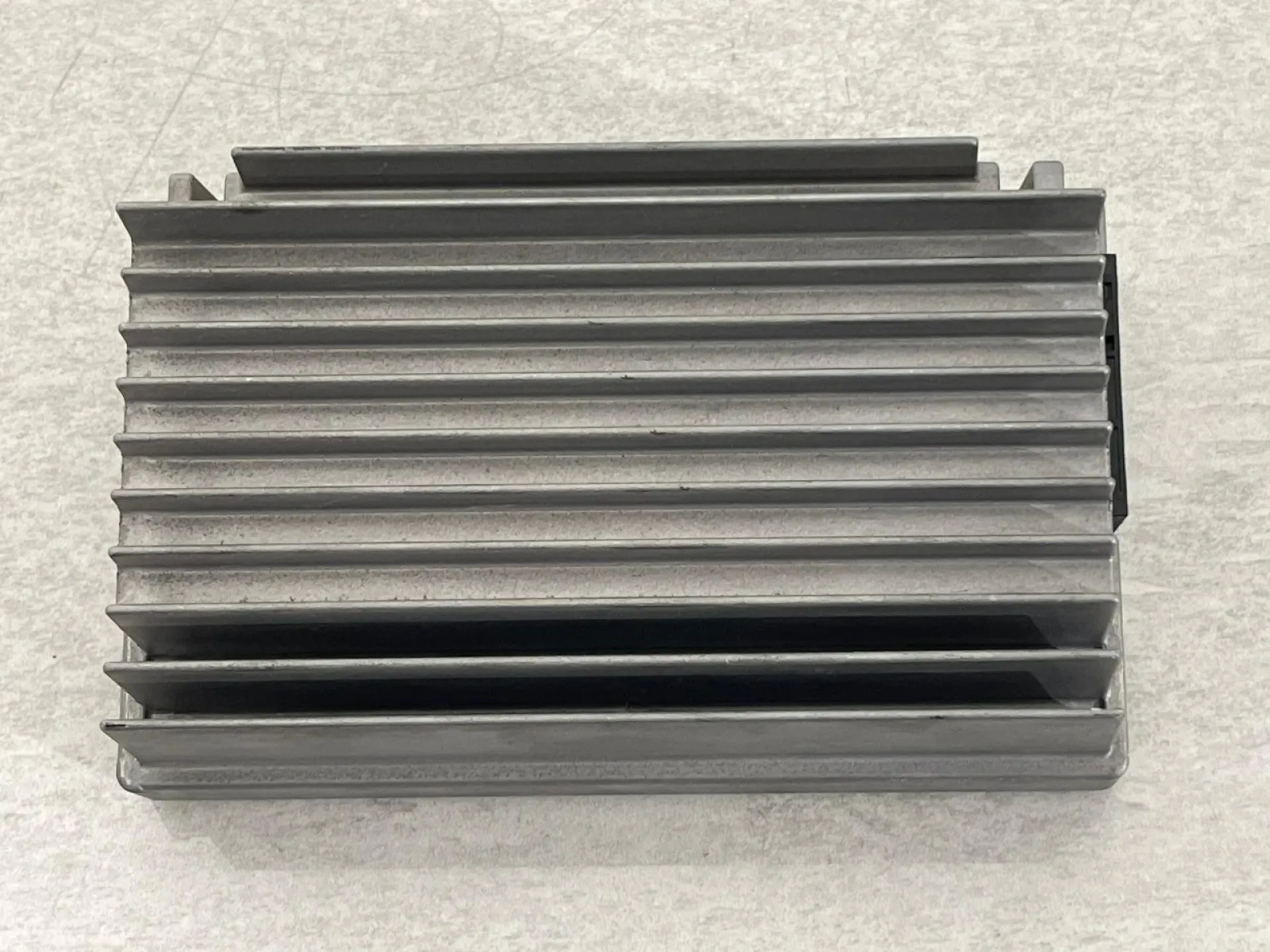 CENTRALINA AMPLIFICATORE con codice 9257121 da BMW X3 2° Serie con codice motore N47D20C Diesel 2000