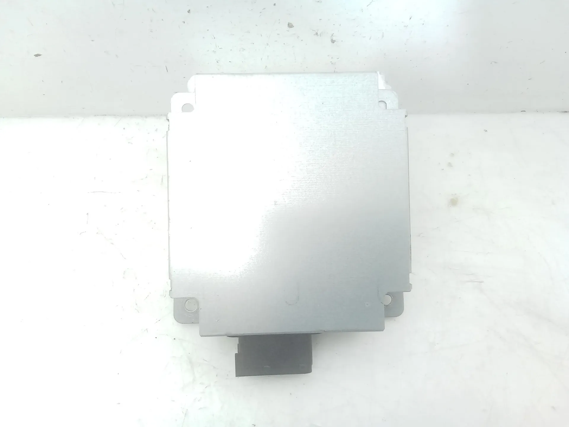 CENTRALINA AUTORADIO con codice 50520764 da ALFA ROMEO Mito Serie (955_) (08>)