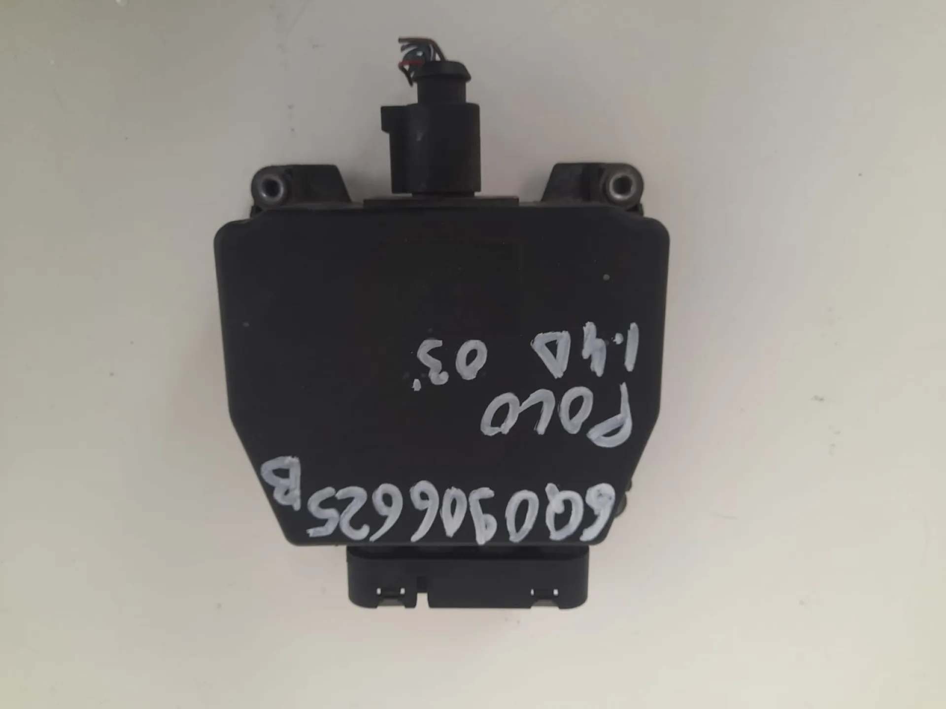 Centralina blocco valvole VW Polo 1.4 D del 2008 CODICE RICAMBIO : 6Q0906625B