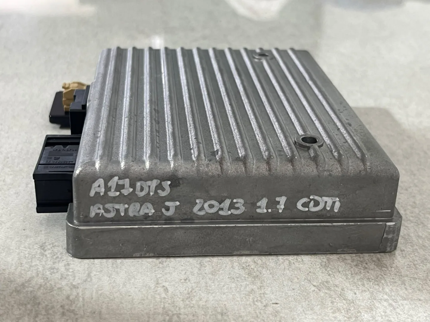 CENTRALINA BLUETOOTH TELEFONO con codice 13353284 da OPEL Astra J 2° Serie (11>)