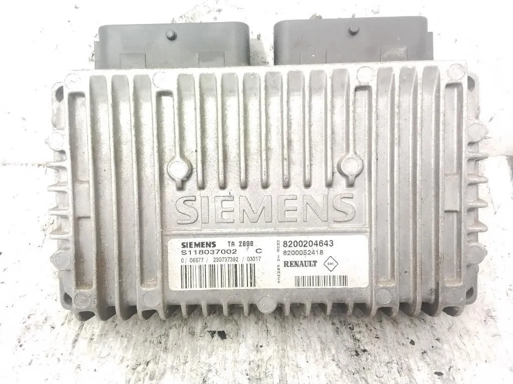 CENTRALINA CAMBIO AUTOMATICO con codice 8200204643 S118037002C da RENAULT Clio Serie K4J712 benzina 1390 (01>05)