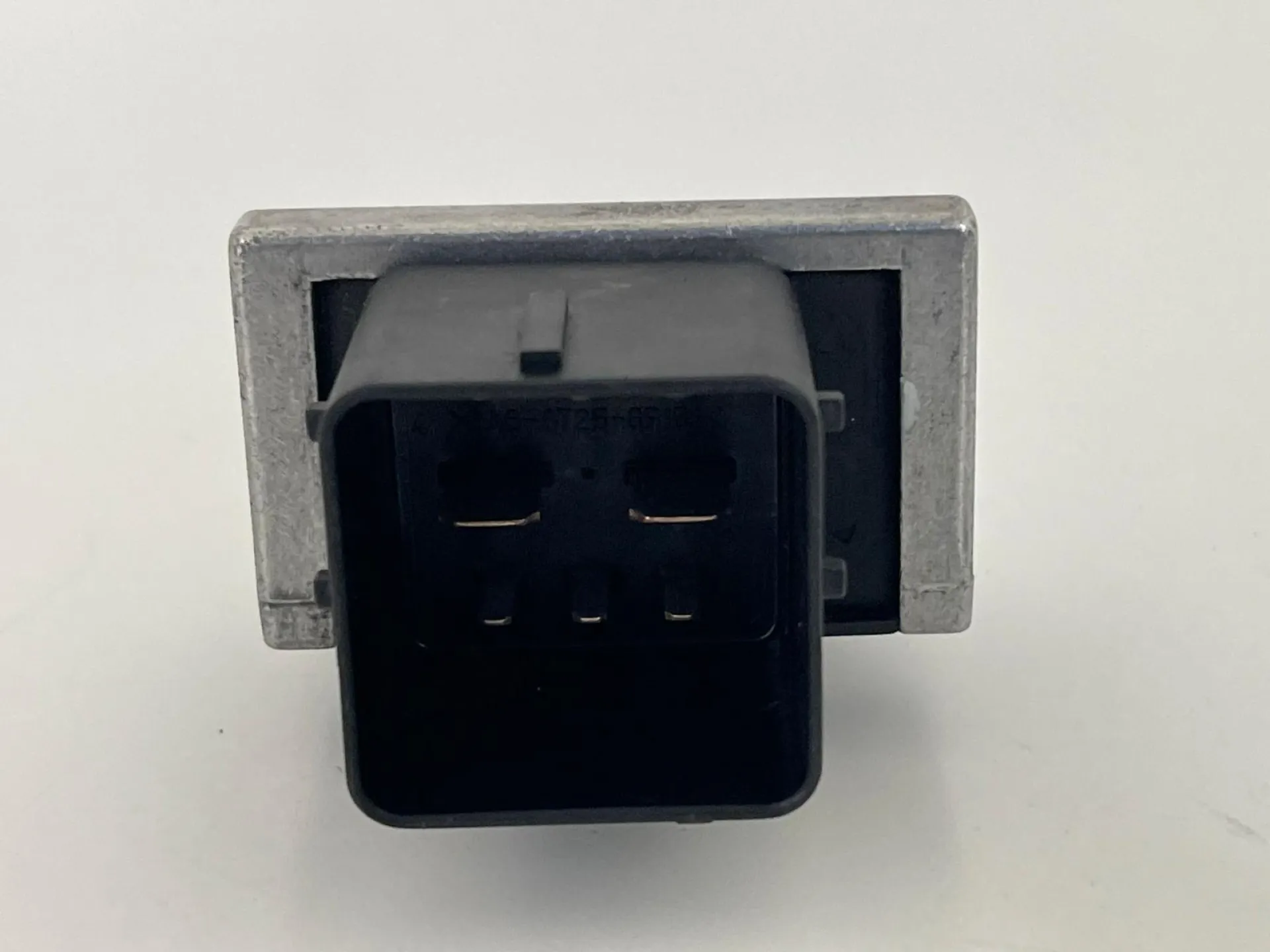 CENTRALINA CANDELETTE con codice 8200859243 da NISSAN Qashqai 2° Serie Diesel 1500 (10>13)