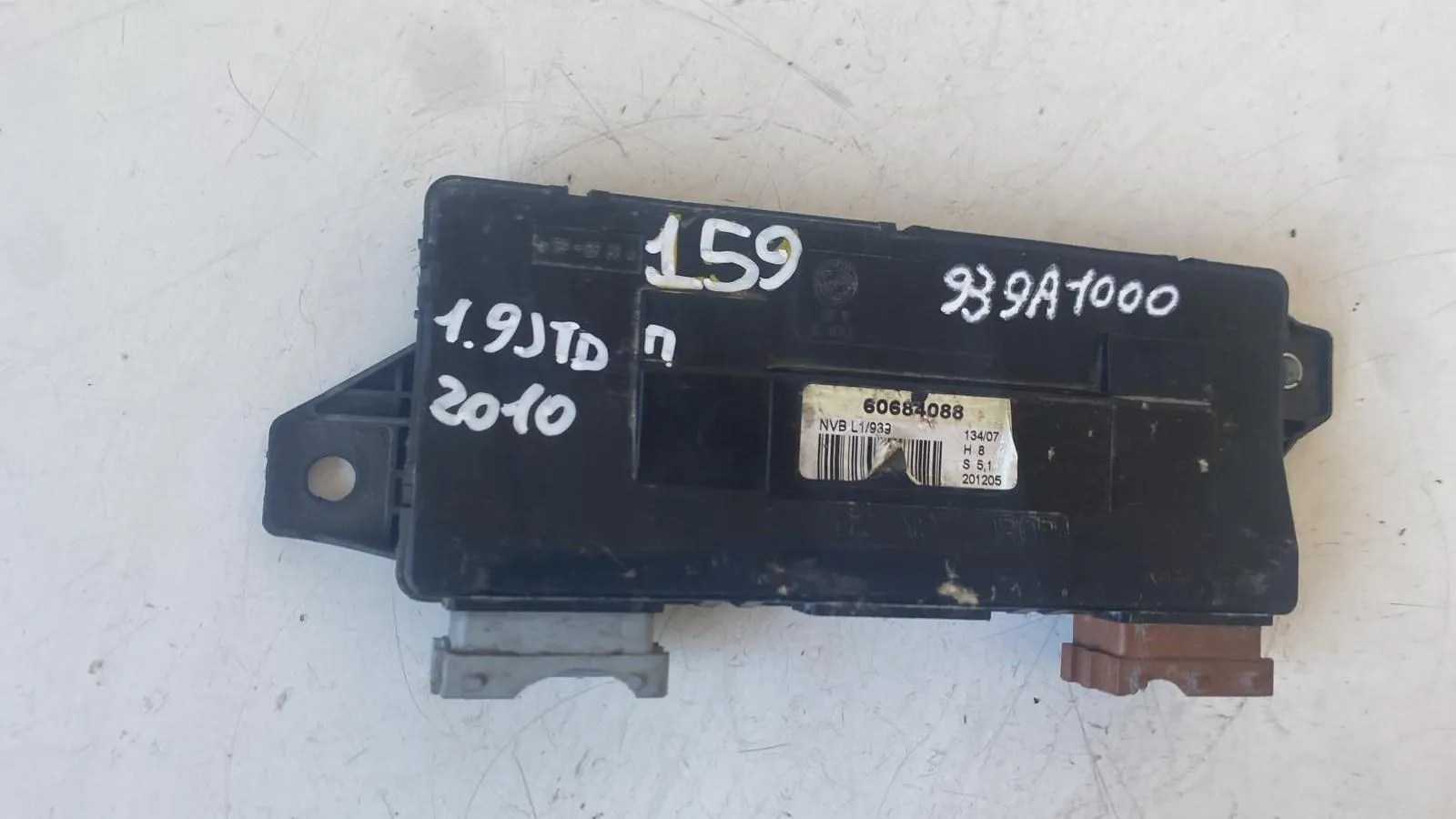 CENTRALINA CHIUSURA CENTRALIZZATA con codice 60684088 da ALFA ROMEO 159 Berlina Serie (939_) con codice motore 939A1000/939A1000 Diesel 1900 (05>11)