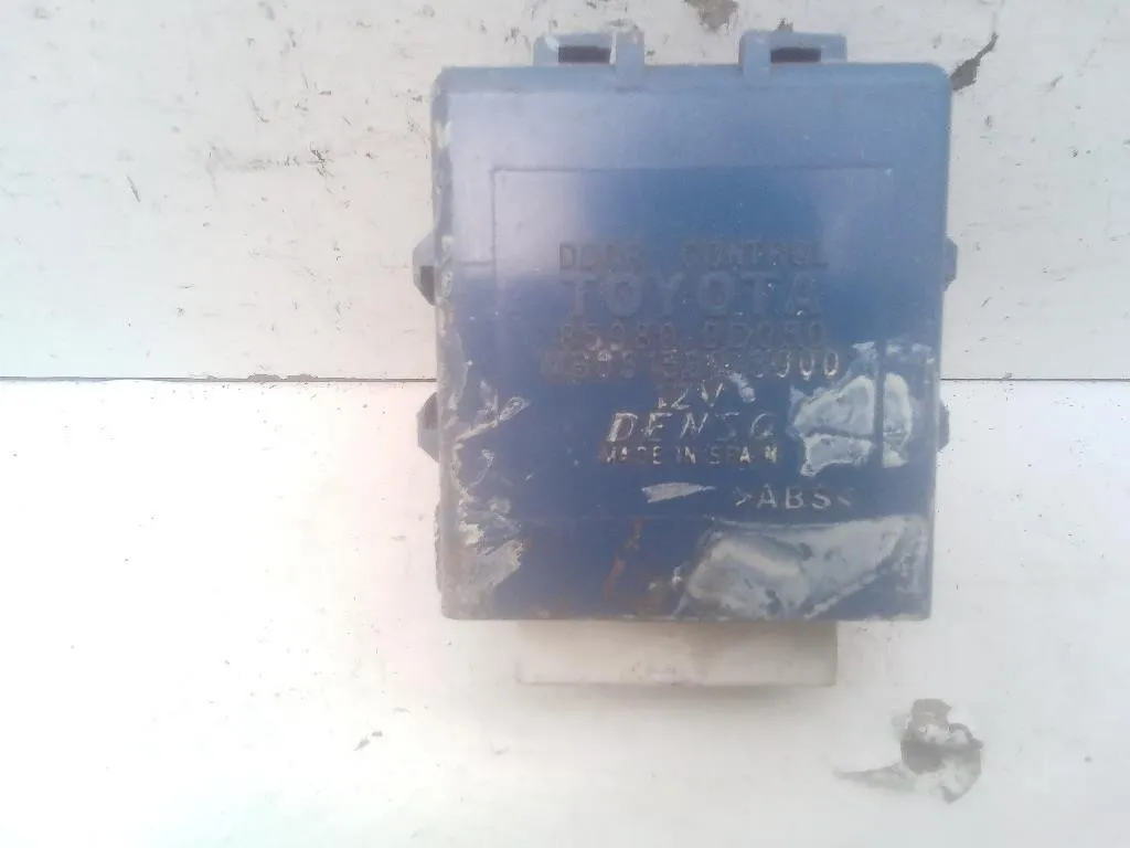 CENTRALINA CHIUSURA CENTRALIZZATA con codice 85980-0D050 da TOYOTA Yaris Serie 1KRFE benzina 998 (05>08)