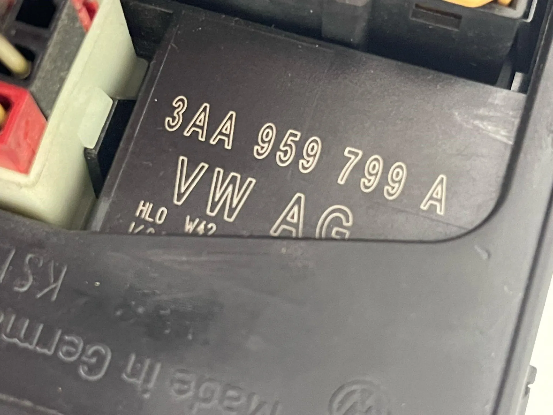 CENTRALINA COMFORT con codice 3AA959799 A da VOLKSWAGEN Passat Variant 5° Serie con codice motore CDG/CDG Benzina 1400 (10>)