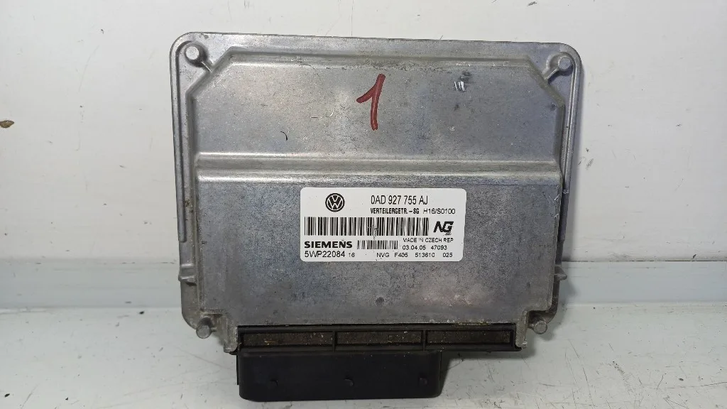 CENTRALINA DIFFERENZIALE VOLKSWAGEN Touareg 1° Serie 0AD927755AJ/5WP2208416 BKS (02>06)