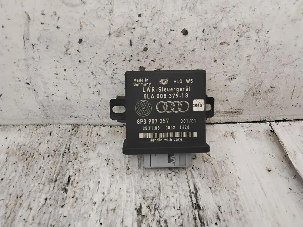 CENTRALINA FARI con codice 8P3907357 da AUDI A3 Serie (8P1) (05>08)