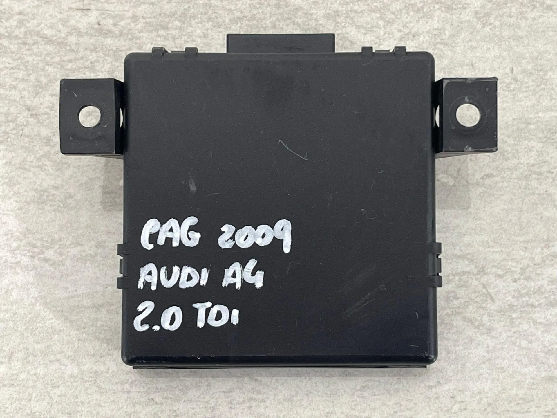 CENTRALINA GATEWAY con codice 8T0907468H da AUDI A4 Berlina con codice motore CAG Diesel 2000