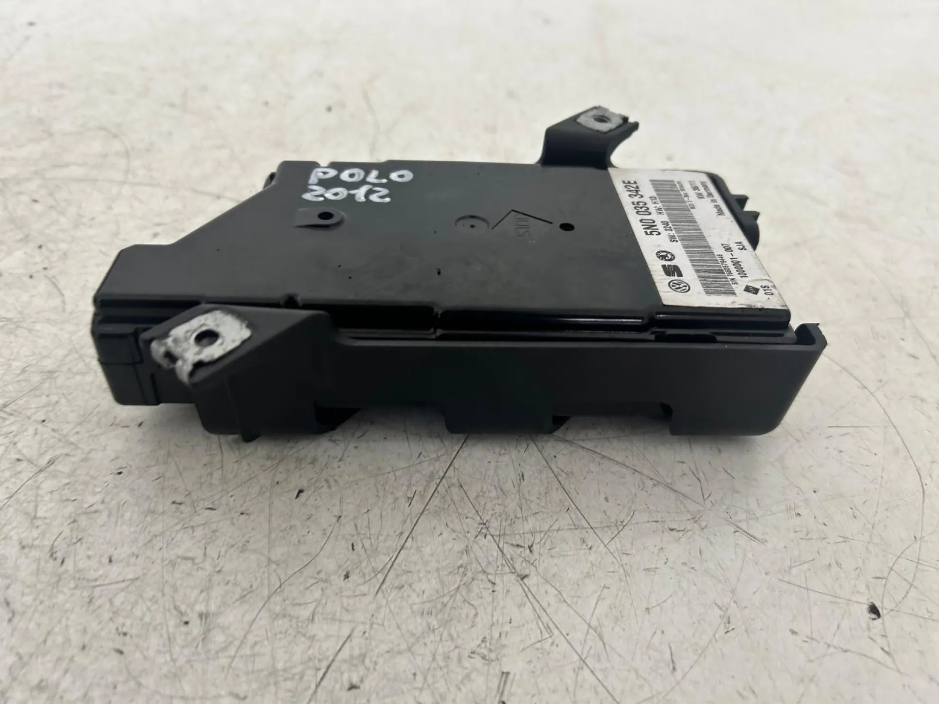 CENTRALINA INTERFACCIA IPOD con codice 5N0035342E da CENTRALINA INTERFACCIA VOLKSWAGEN Polo 5° Serie Benzina 1400 (09>17)