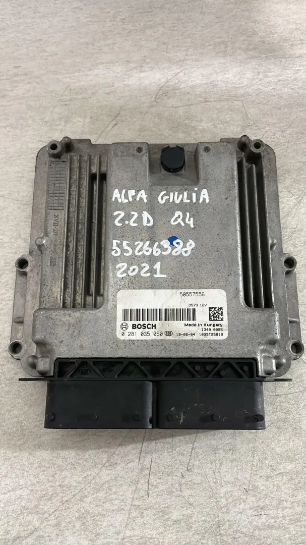 CENTRALINA MOTORE con codice 50557556 da ALFA ROMEO Giulia Serie (952_) con codice motore 55266388 Diesel 2200 (16>)