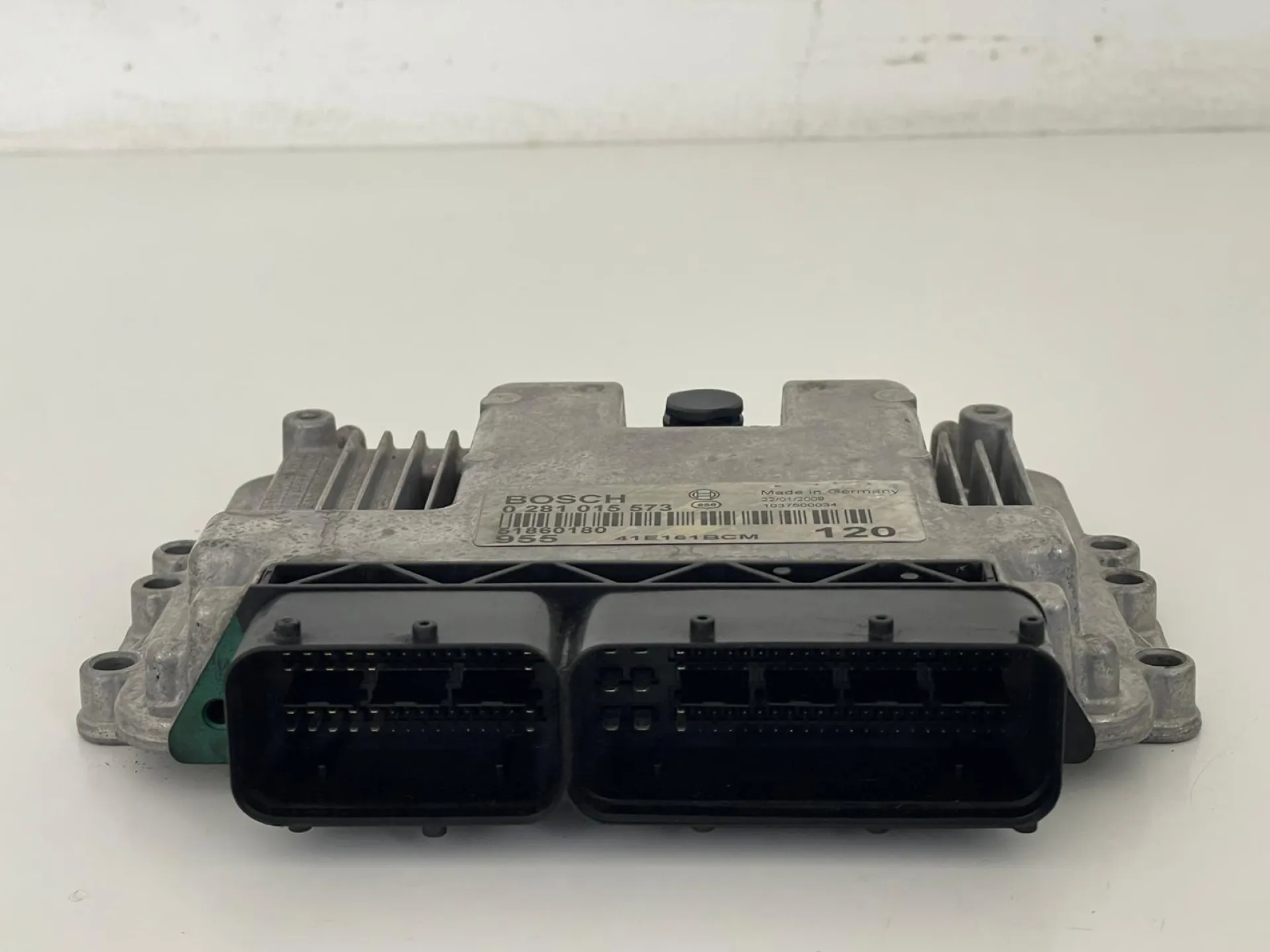 CENTRALINA MOTORE con codice 0281015573 da ALFA ROMEO Mito Serie (955_) con codice motore 955A3000/955A3000 Diesel 1600 (08>)