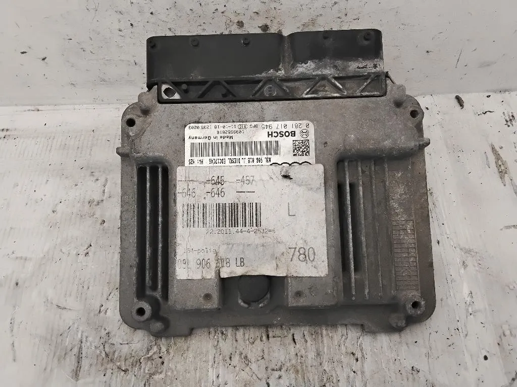 CENTRALINA MOTORE con codice 0281017945 03L906018JL da AUDI A6 Avant Serie C7 (4G5) CGLC diesel 1968 (11>)