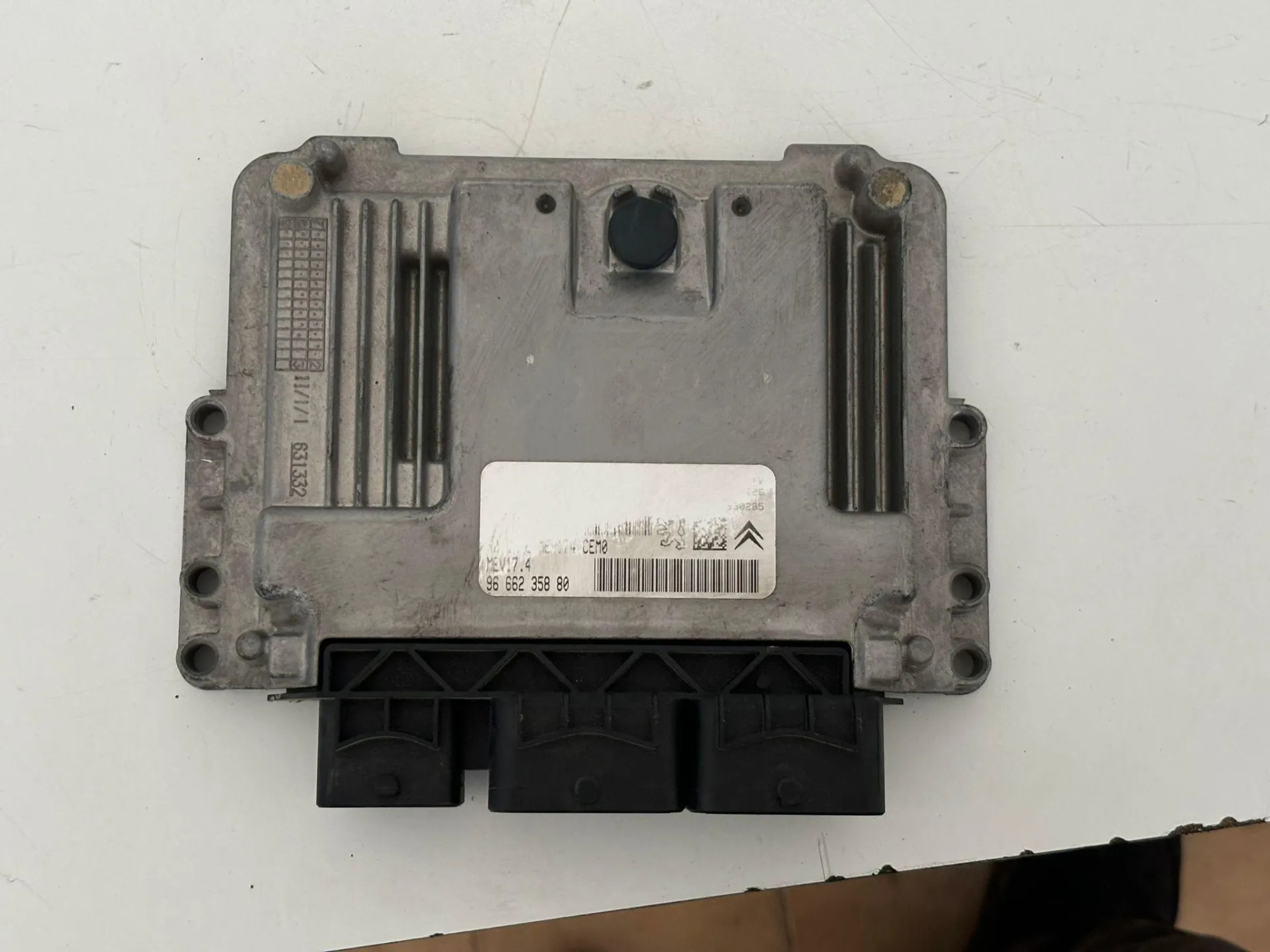 CENTRALINA MOTORE con codice 9666235880 da CITROEN C3 Picasso Benzina 1600 (08>)
