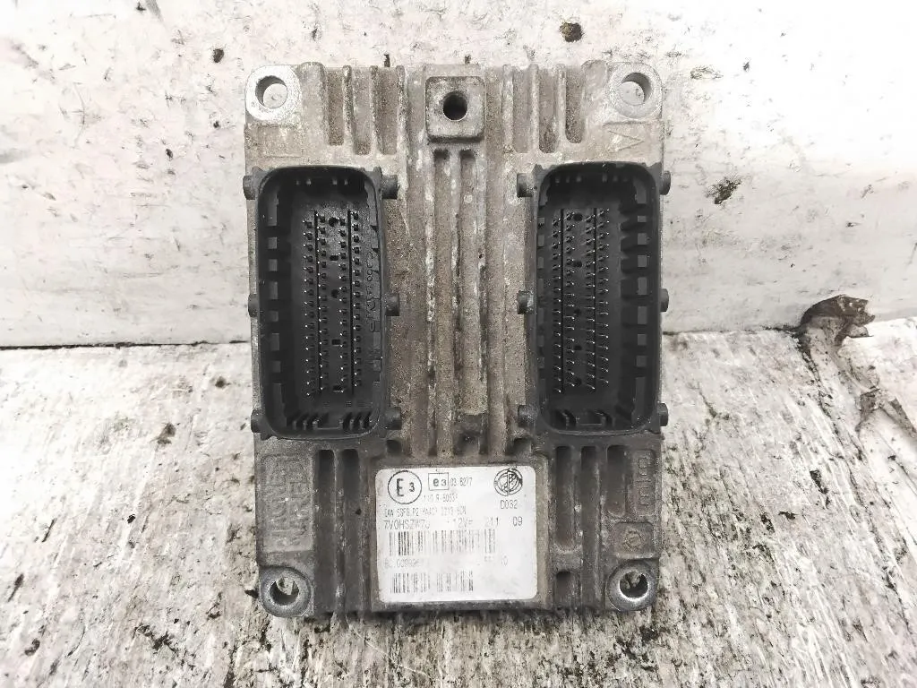 CENTRALINA MOTORE con codice IAW5SF8.P2 da FIAT Punto EVO 350A1000 bifuel/metano 1368 (09>12)